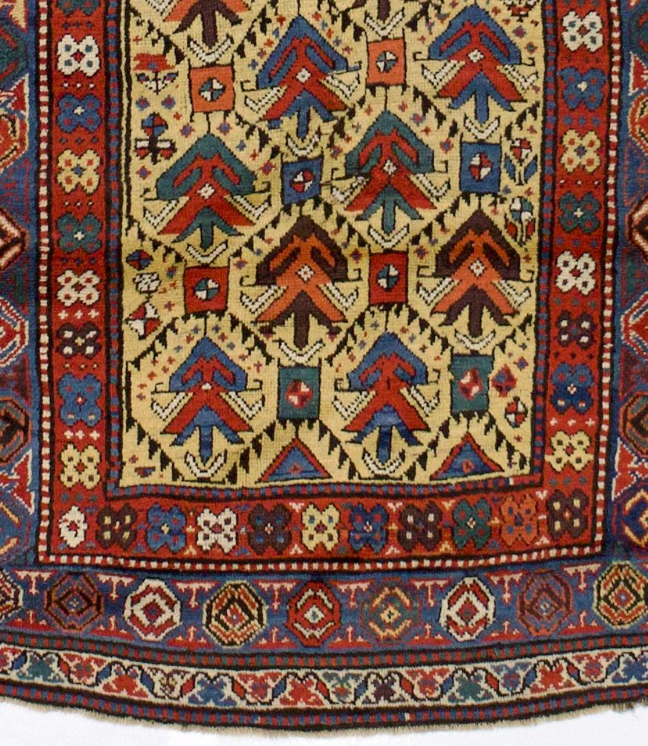 Feiner antiker Ganjeh-Kazak-Teppich 3'10