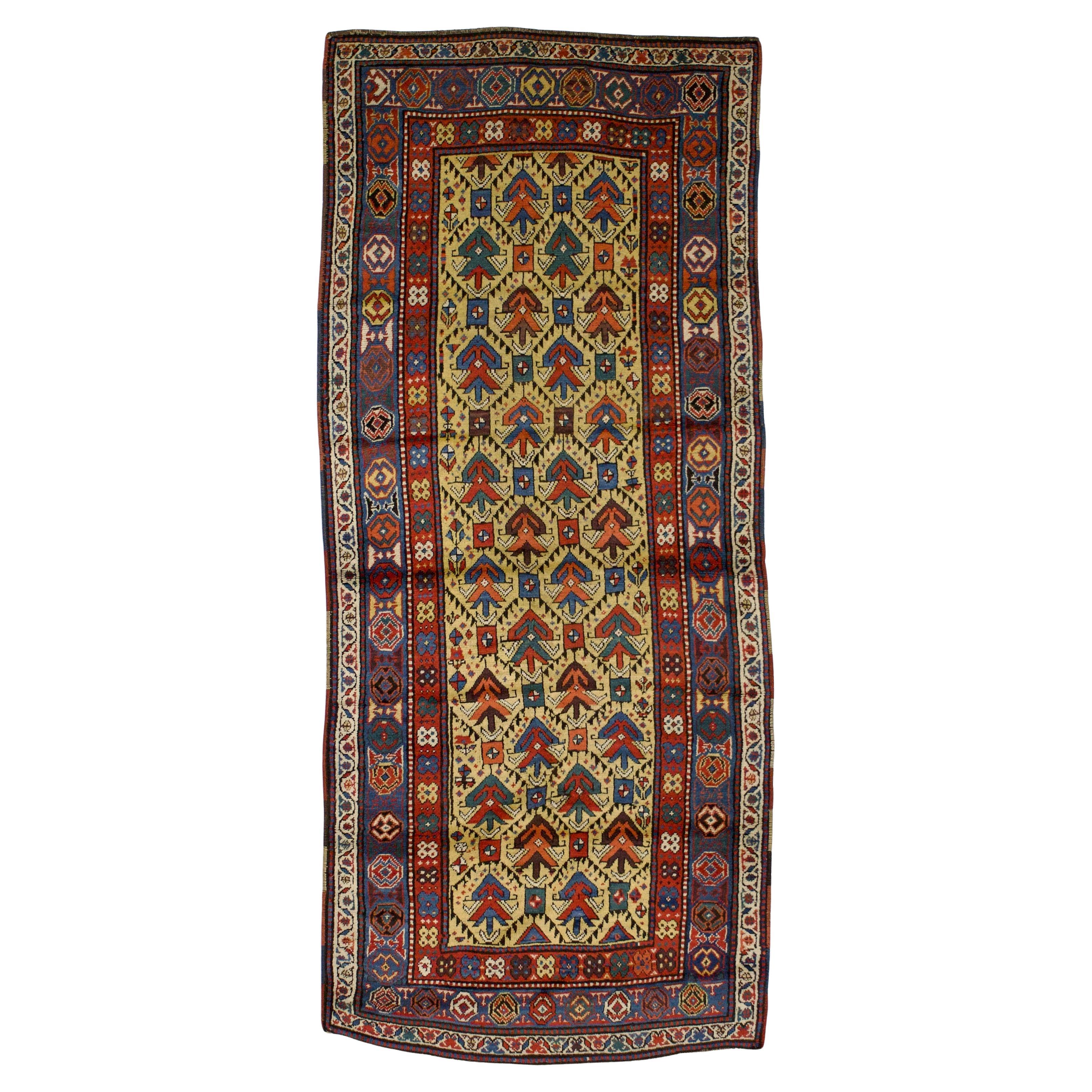 Feiner antiker Ganjeh-Kazak-Teppich 3'10" x 9'3 im Angebot
