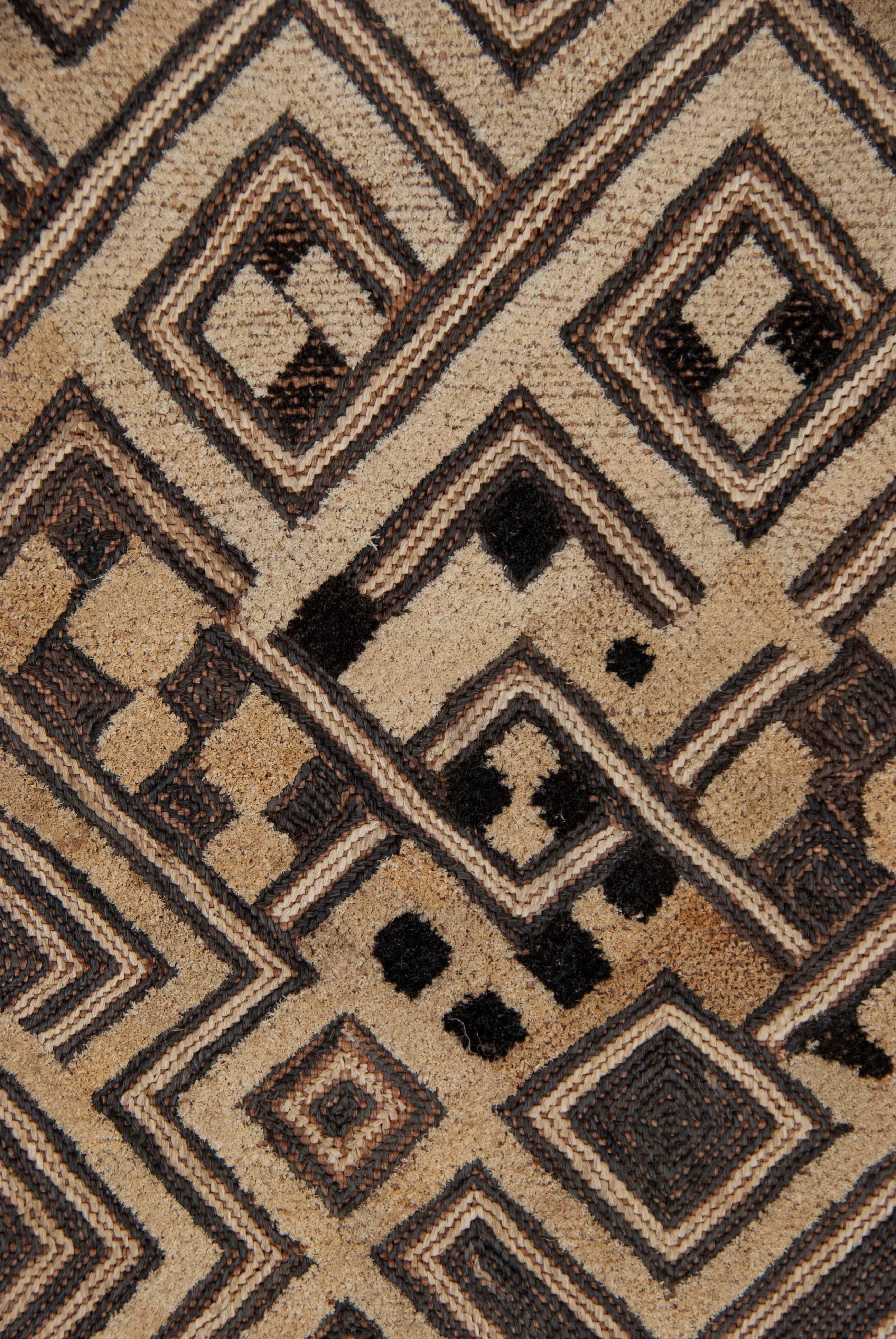 Antique Kuba Shoowa Cut-Pile & Embroidered Cloth, DR Congo In Good Condition For Sale In Point Richmond, CA