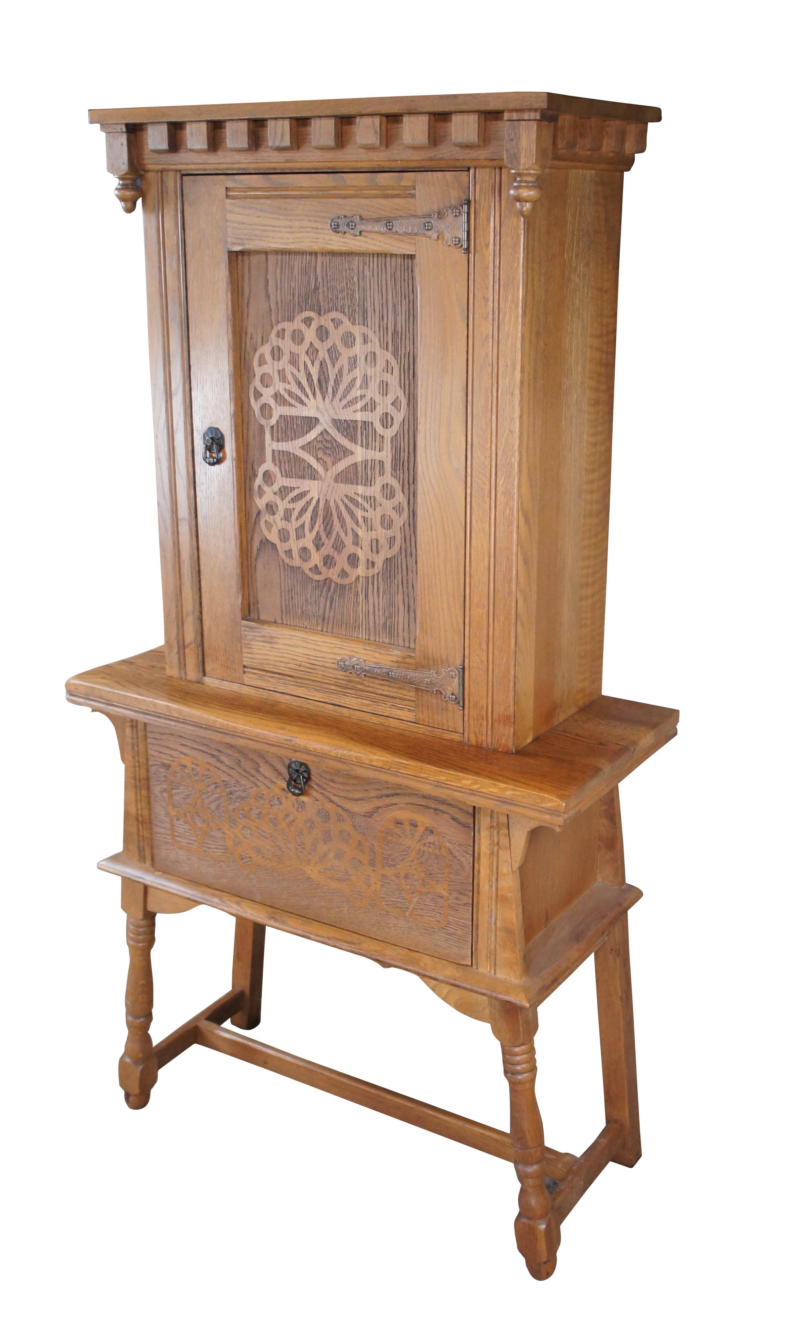 Antiguo Kuchins Roble Arts & Crafts Drybar Consola Armario China Armario Conejera Artes y manualidades en venta