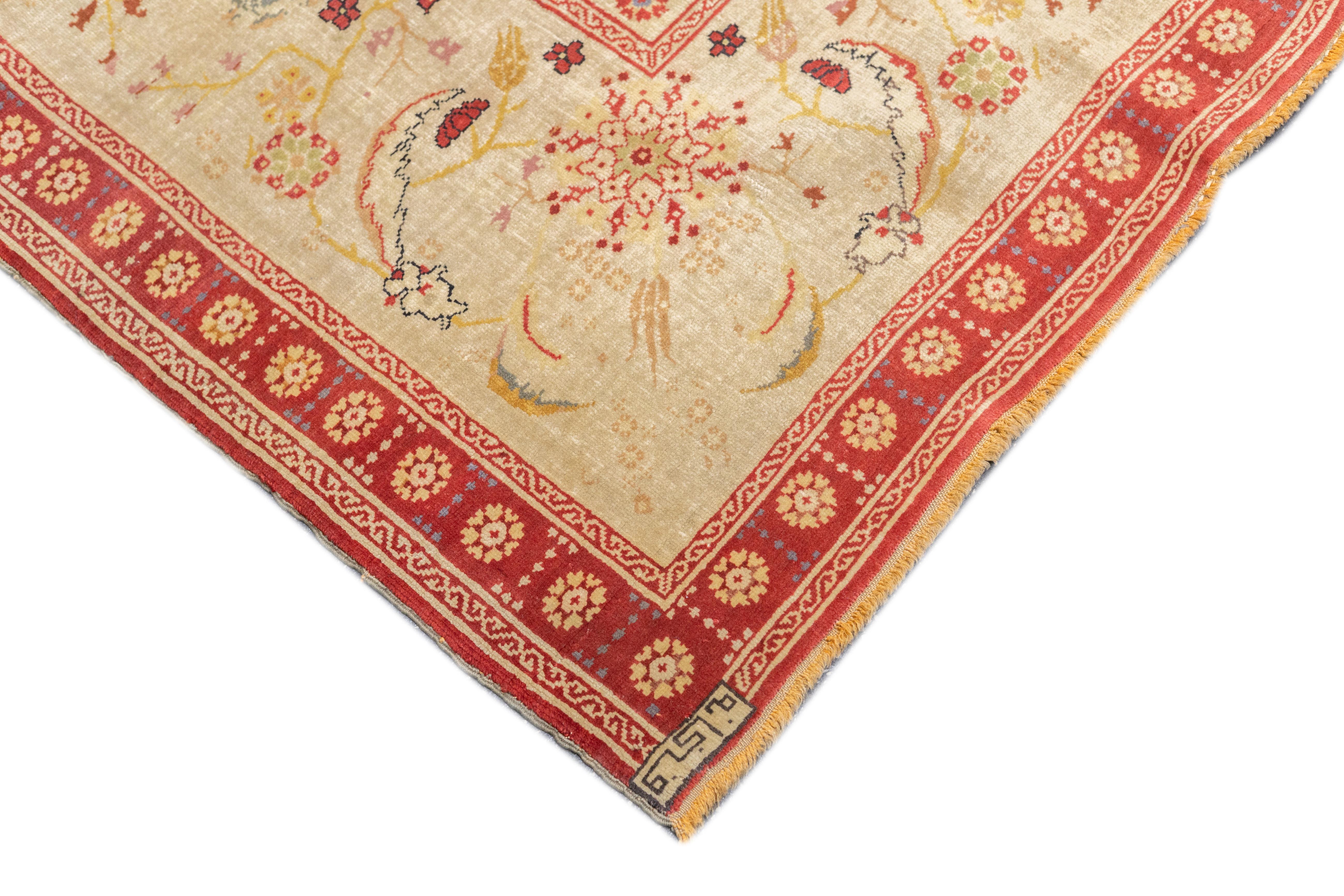 Antiker Kumkapi-Teppich 4'4'' x 5'11'' (Türkisch) im Angebot