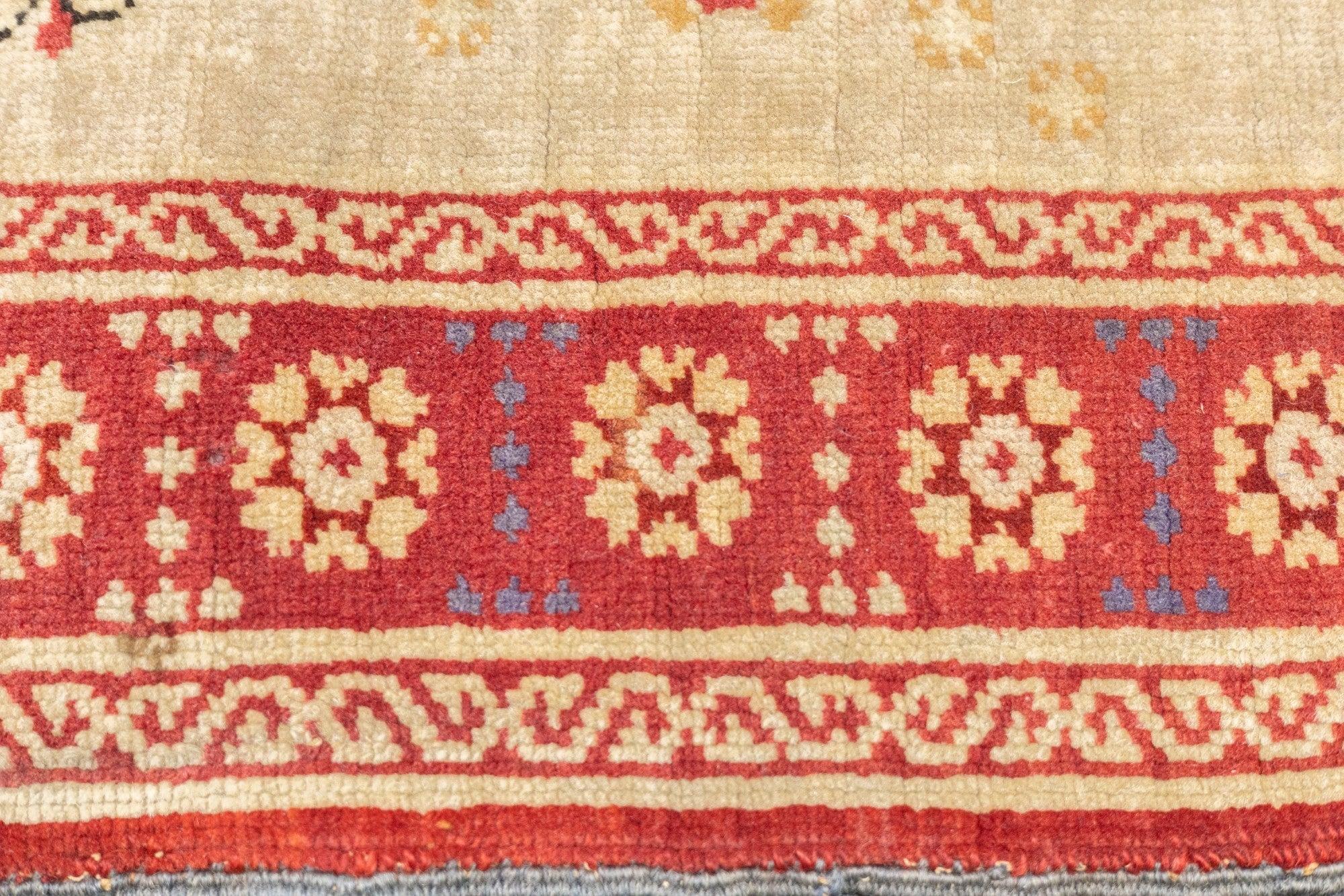 Antiker Kumkapi-Teppich 4'4'' x 5'11'' im Angebot 2