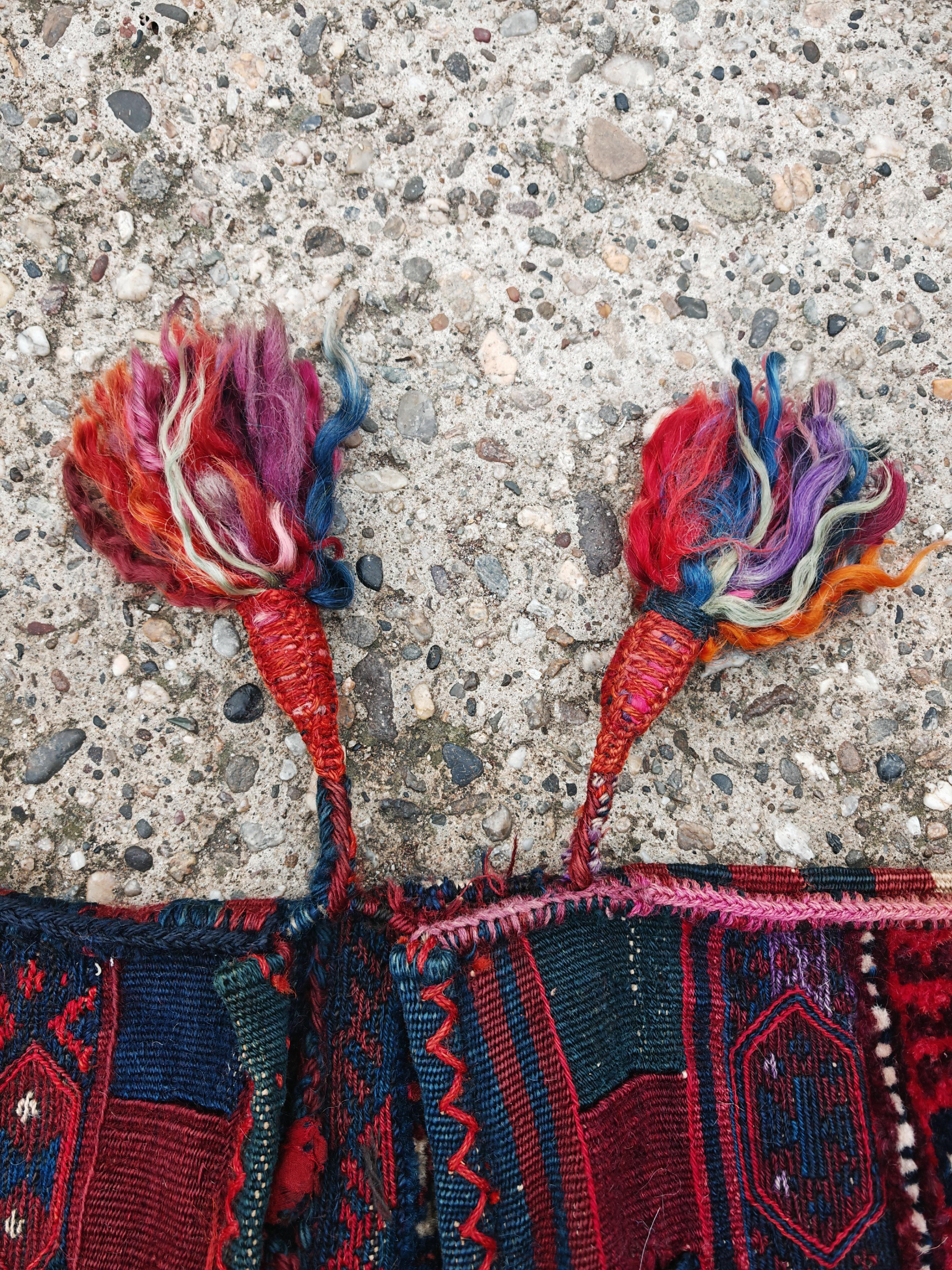 Antico tappeto curdo annodato a mano con sella di cammello, Tribù Herki, XIX secolo in vendita 4