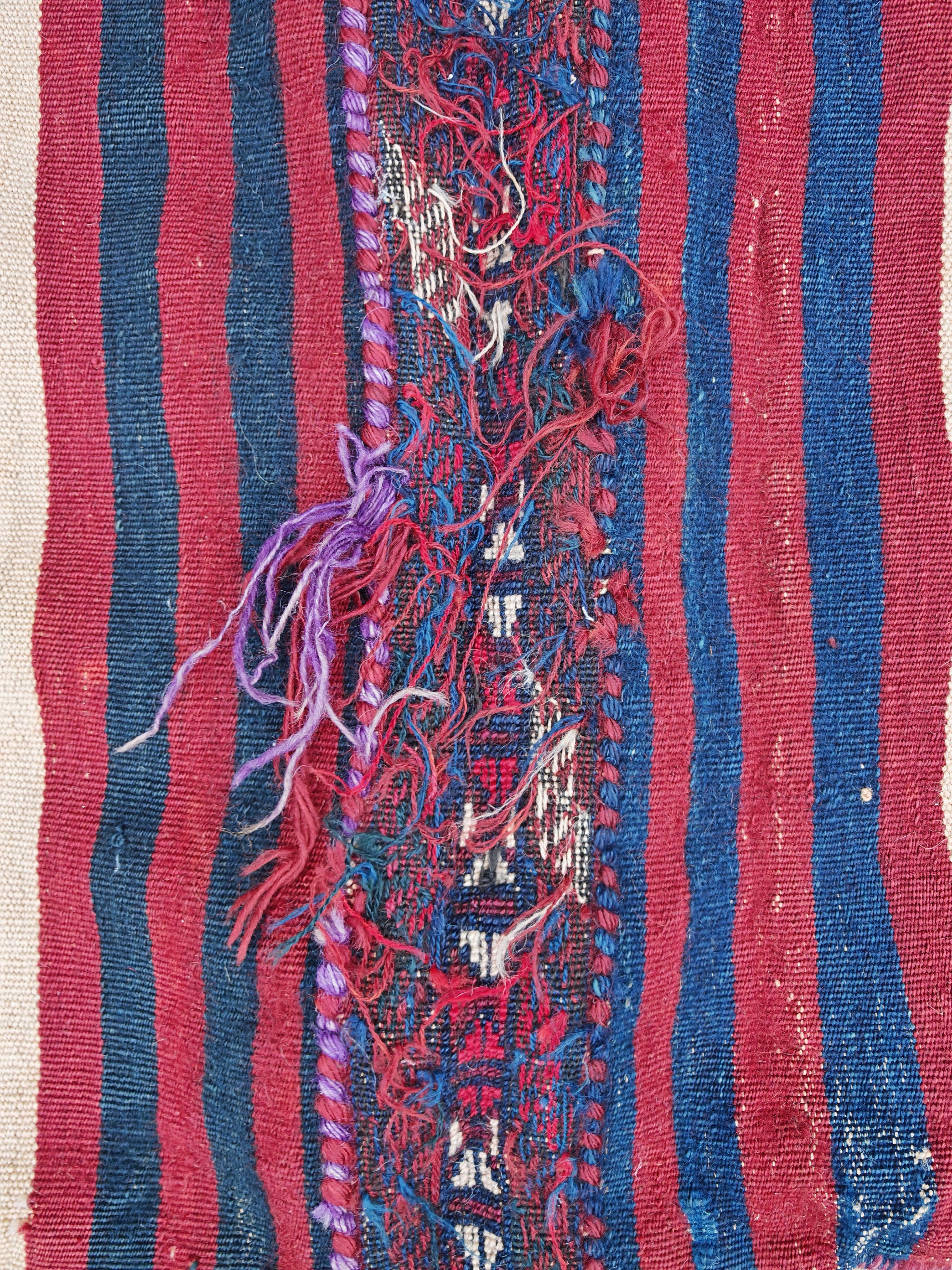 Antico tappeto curdo annodato a mano con sella di cammello, Tribù Herki, XIX secolo in vendita 6