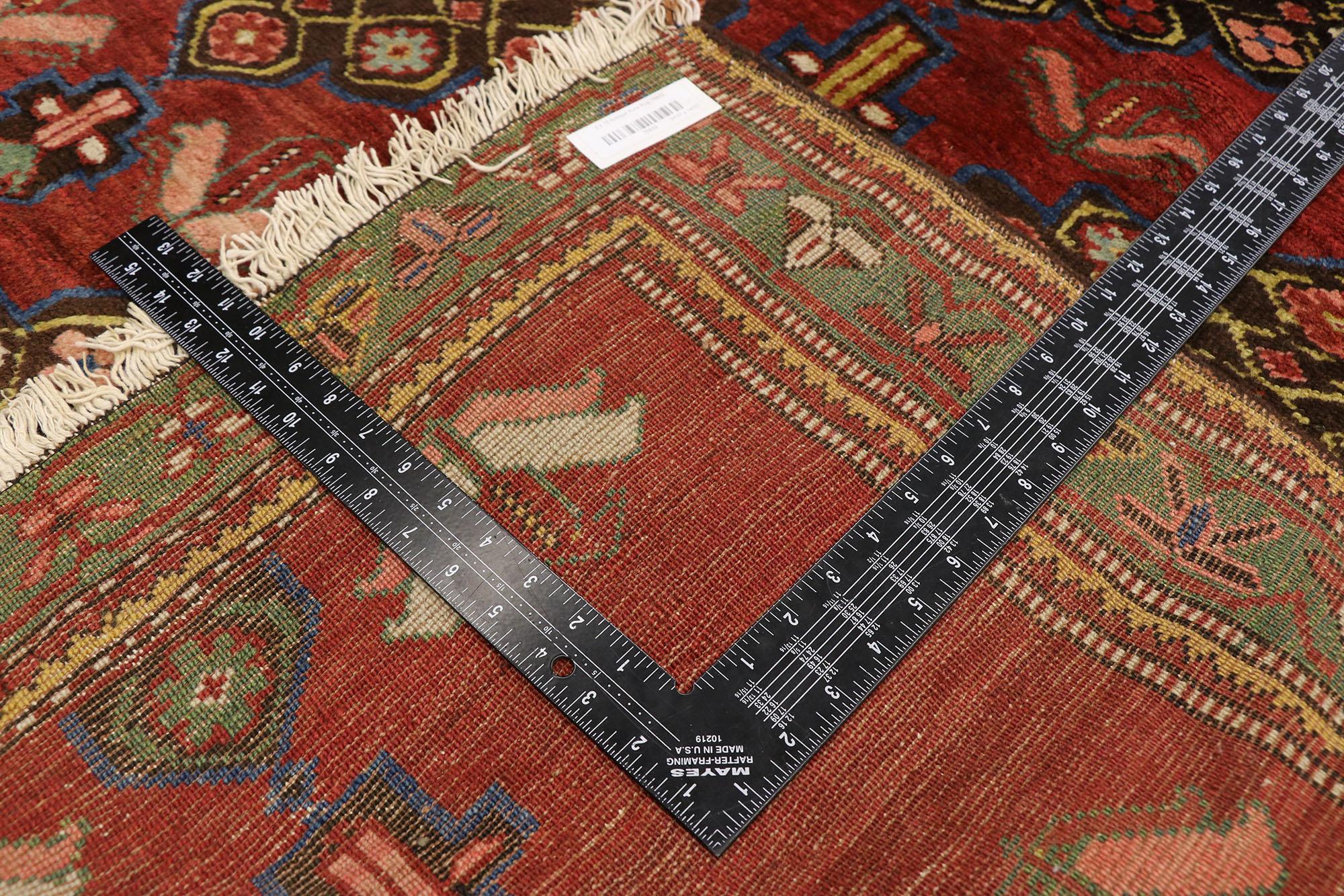 Noué à la main Tapis de couloir antique kurde Karabagh avec style Art Déco, large tapis de couloir en vente