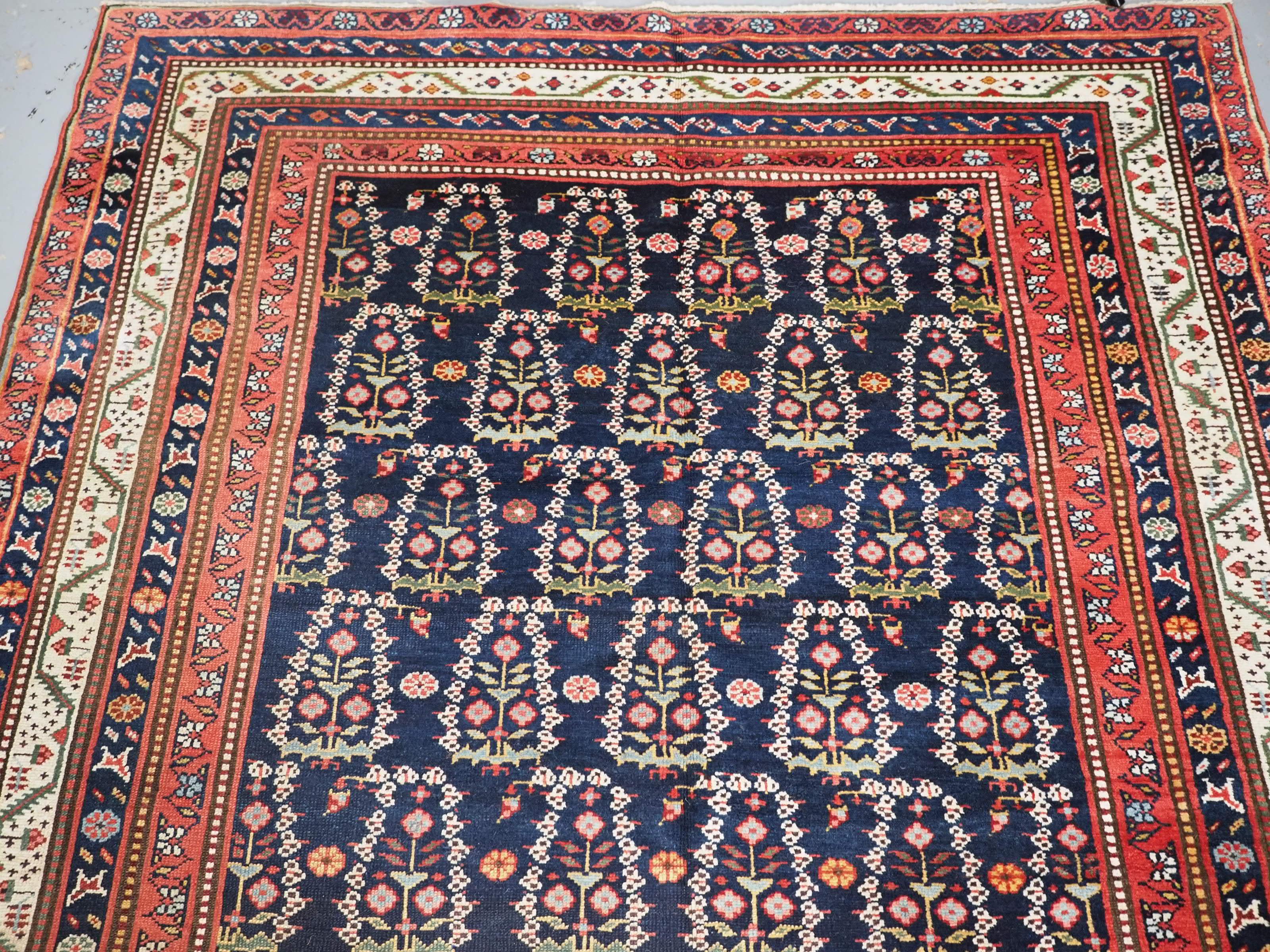 Tapis kelleh kurde ancien ou grand chemin de couloir avec motif boteh sur toute sa surface.  1900. Bon état - En vente à Moreton-In-Marsh, GB