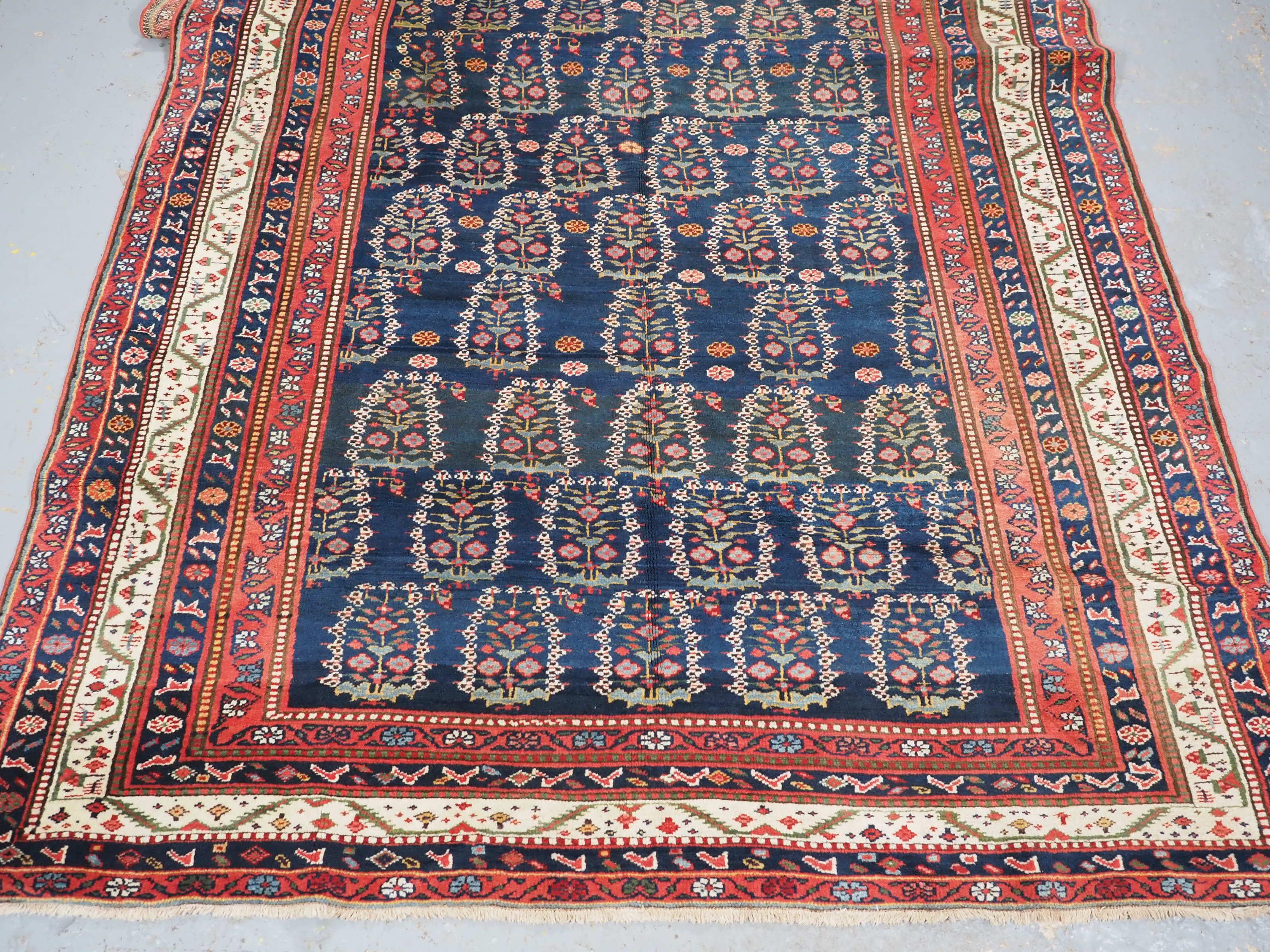 Antiker Kurdischer kelleh-Teppich oder großer Läufer mit Boteh-Design aus Kurdien.  1900. im Angebot 3