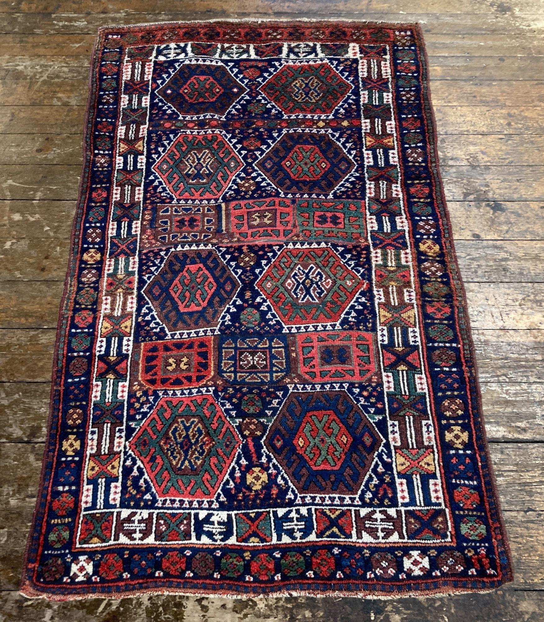 Antiker Kurdischer Teppich 1.92 m x 1,19 m (Frühes 20. Jahrhundert) im Angebot