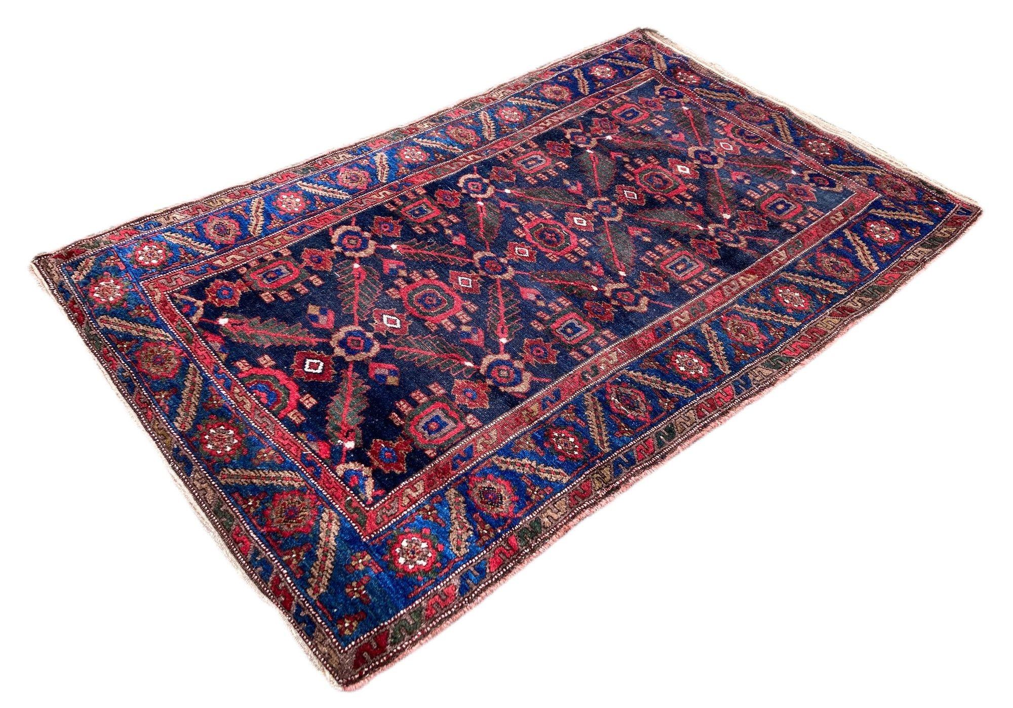 Antique Kurdish Rug 2.06m x 1.31m In Good Condition For Sale In St. Albans, GB