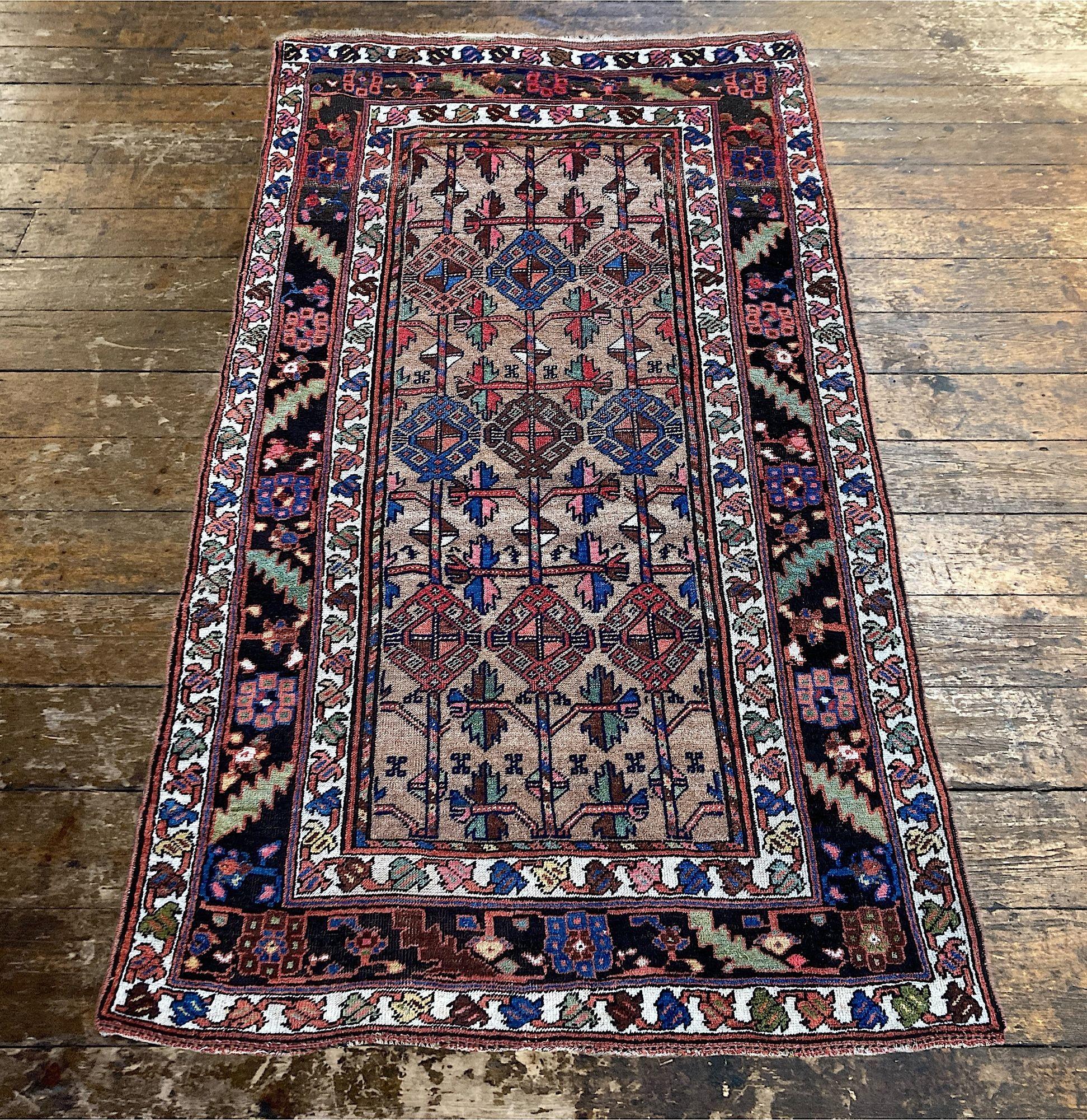 Antiker Kurdischer Teppich 2,12 m x 1,23 m (Frühes 20. Jahrhundert) im Angebot