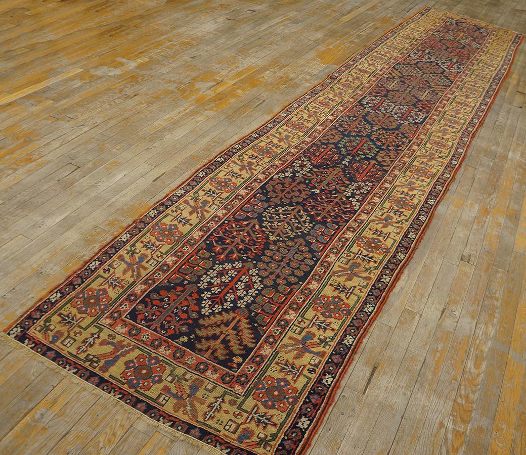 Tappeto a tappeto con arbusto curdo persiano della metà del XIX secolo 
3' x 14'6'' - 90 x 443