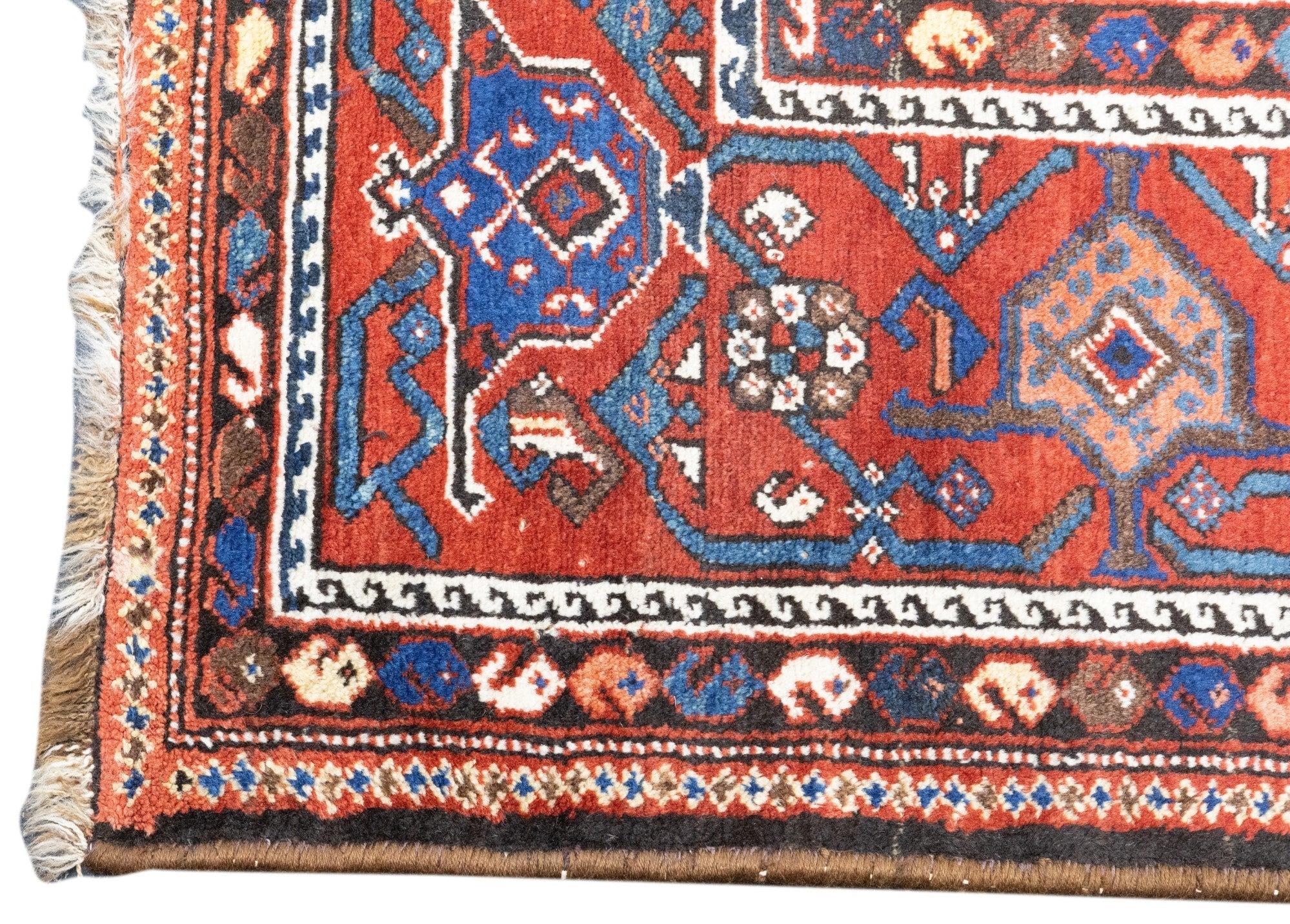 Antiker Kurdischer Teppich 5'7'' x 10'10'' (20. Jahrhundert) im Angebot