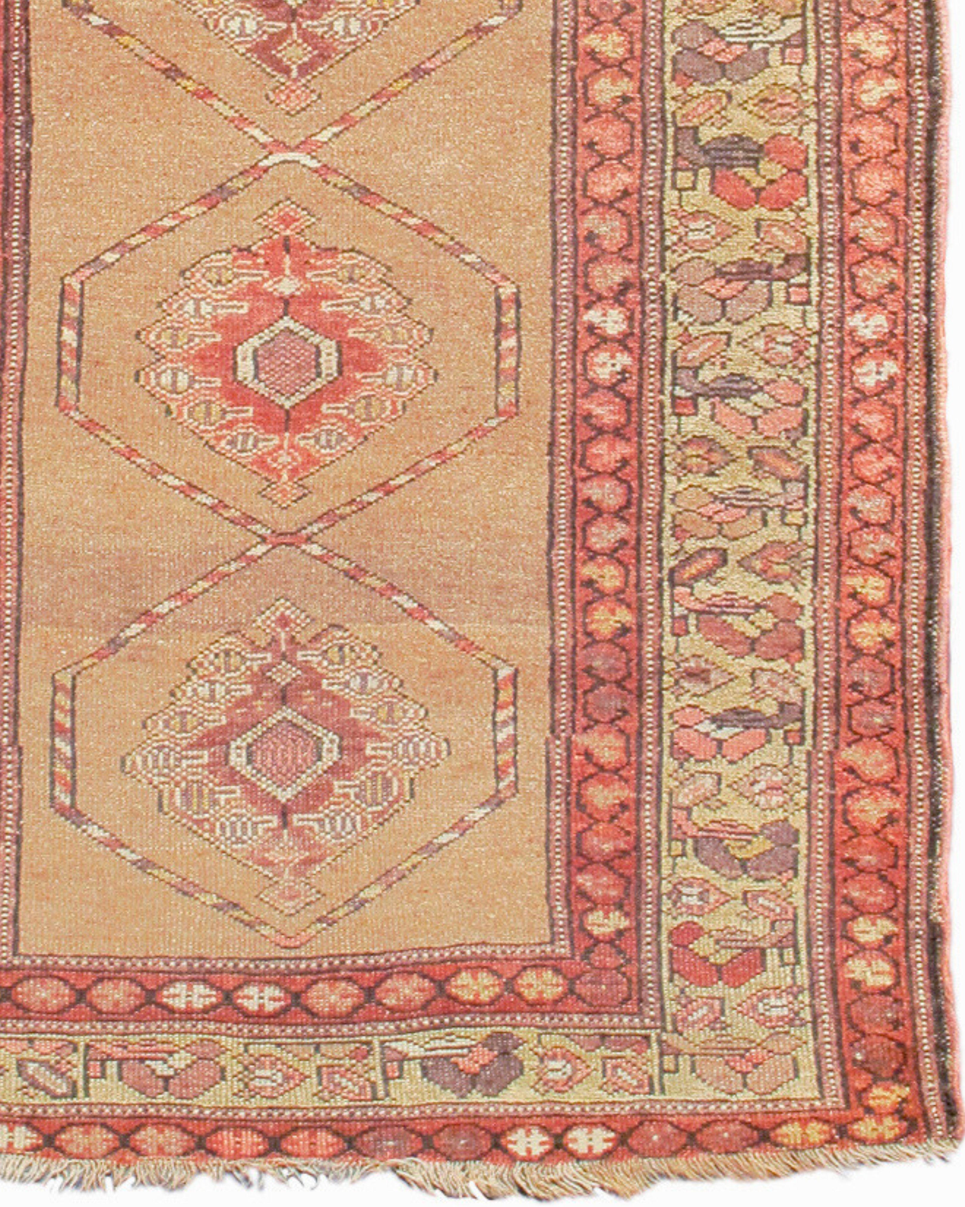 Antique Kurdish Rug, c. 1900 In Good Condition For Sale In San Francisco, CA