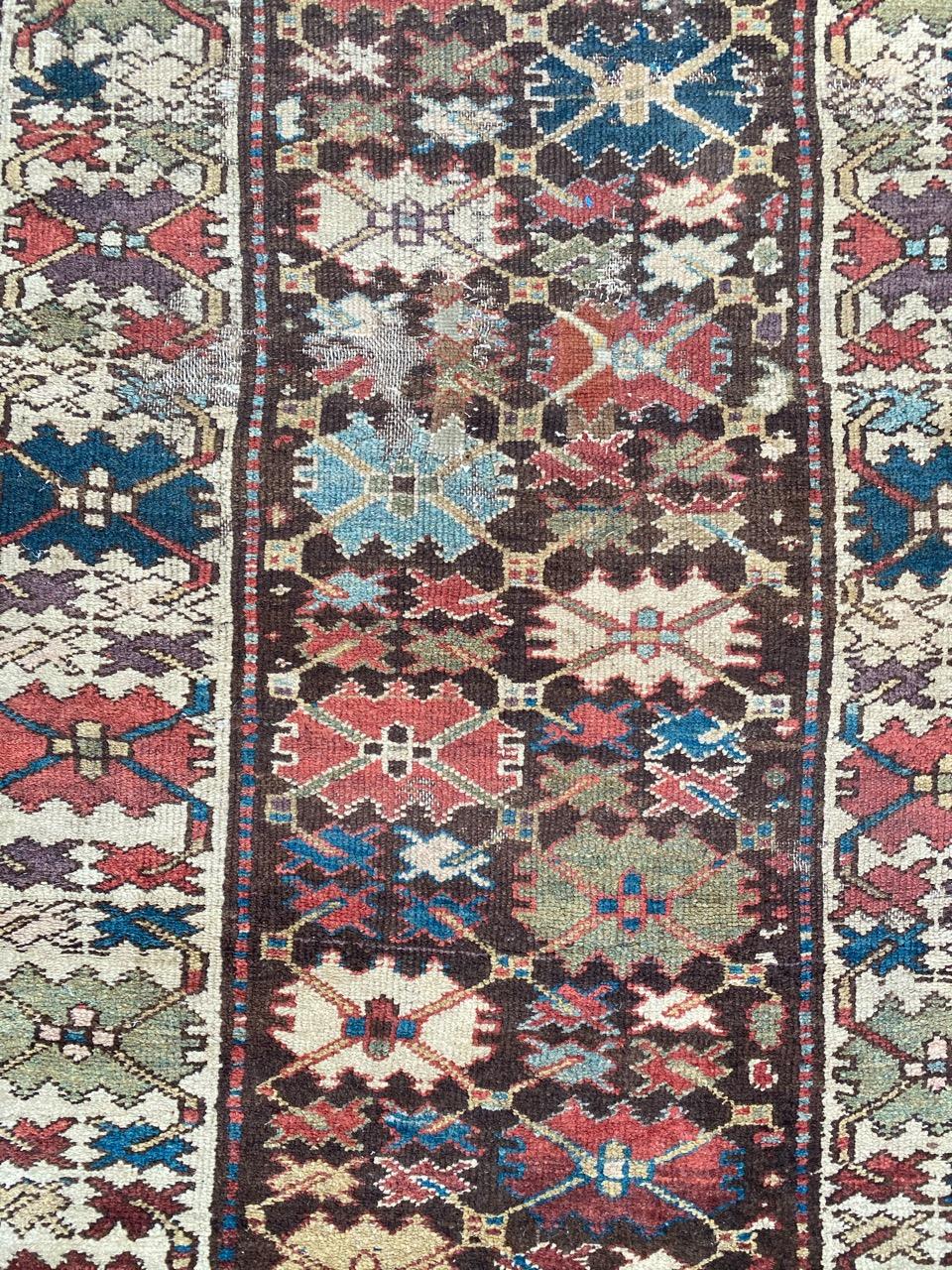 Beautiful 19th century Kurdish Malayer rug with a geometrical Caucasian design and beautiful colors, entirely hand knotted with wool velvet on cotton foundation.

✨✨✨
