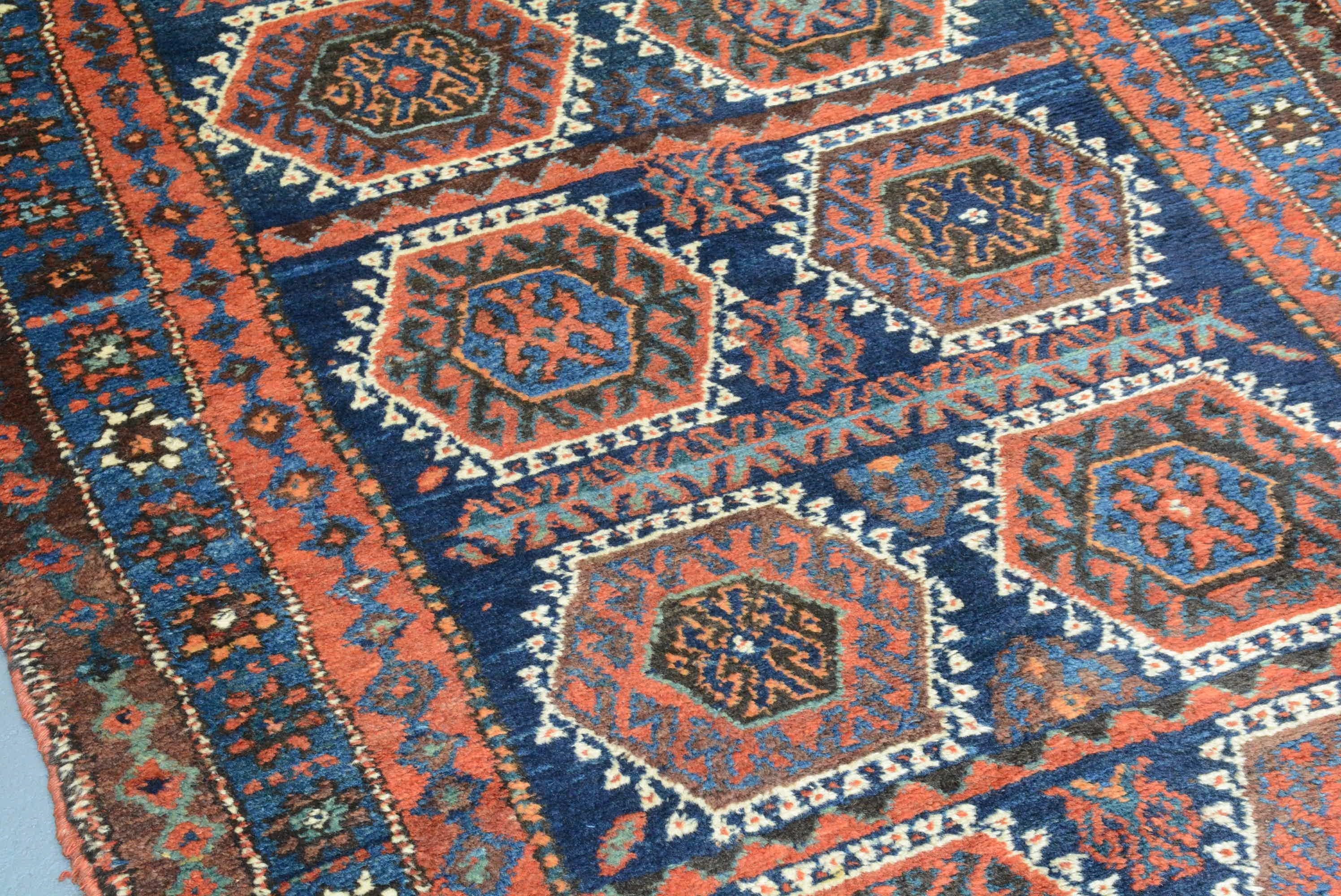 Antiker kurdischer Teppich (Gewebt) im Angebot