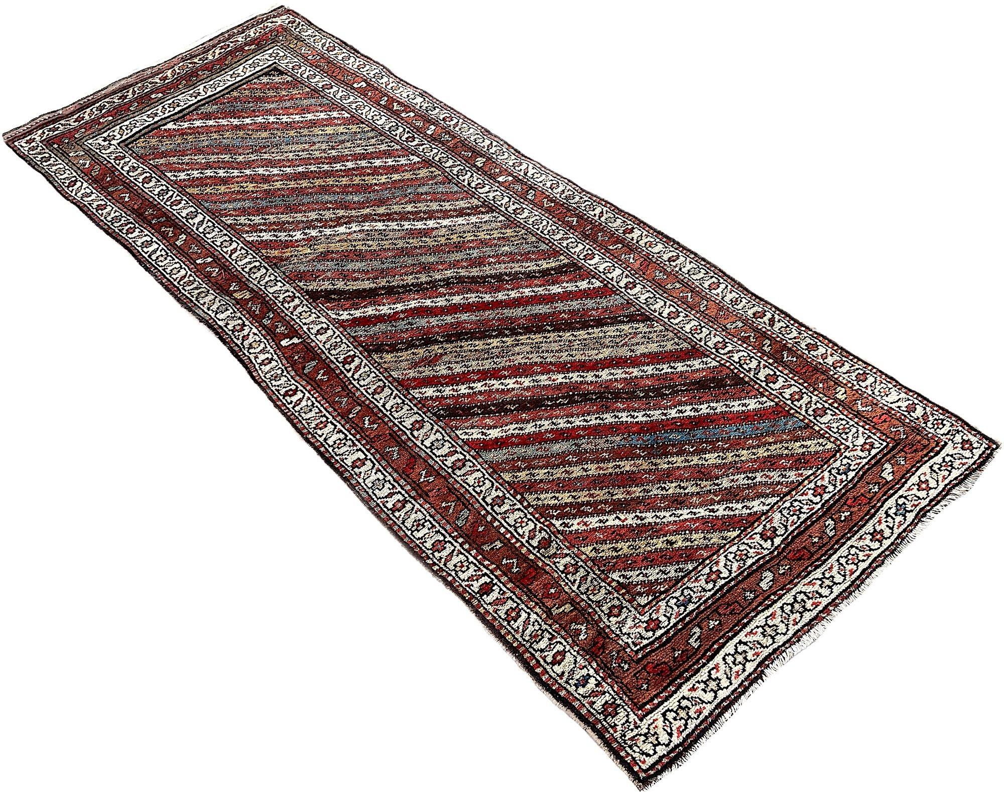 Antique Kurdish Runner 2.63m x 1.09m In Good Condition For Sale In St. Albans, GB