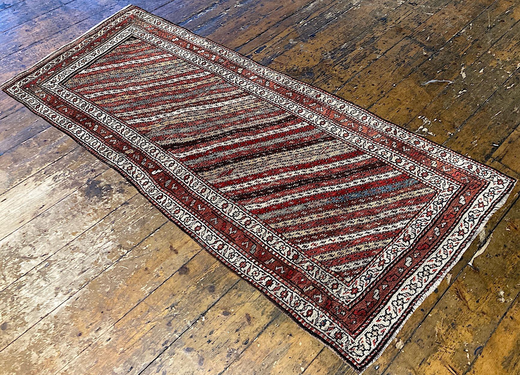 Lana Corridore antico curdo 2,63 m x 1,09 m in vendita