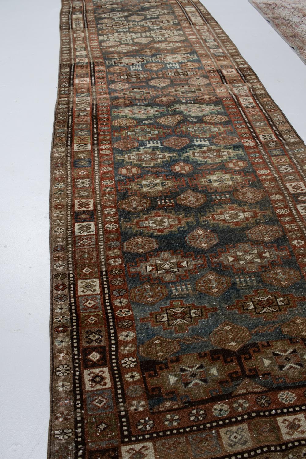 Tapis de couloir kurde ancien en vente 1