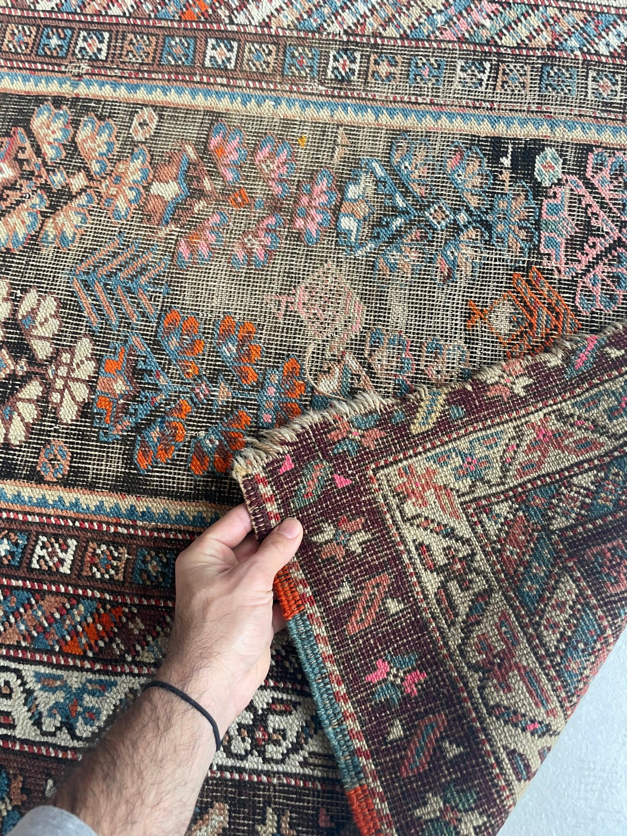 Antiker kurdischer Läufer mit oxidierten Browns, Pinks, Tangerine, ca. 1930er Jahre im Zustand „Gut“ im Angebot in Milwaukee, WI