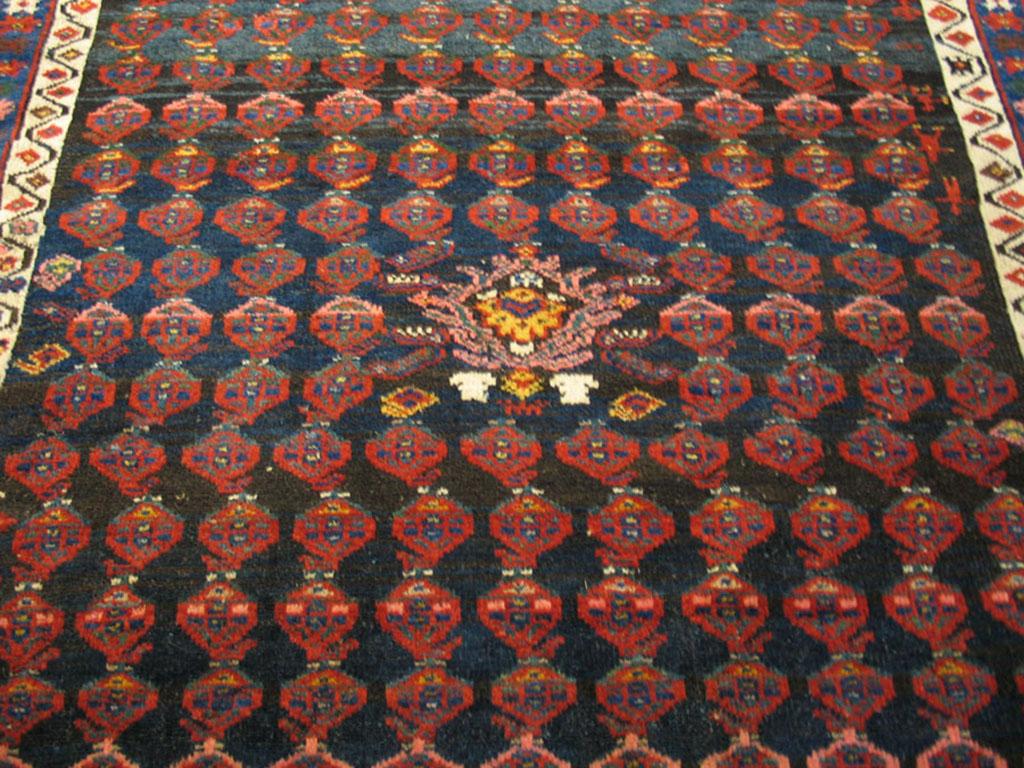 Antiker türkischer Stammeskunst-Teppich (Handgeknüpft) im Angebot
