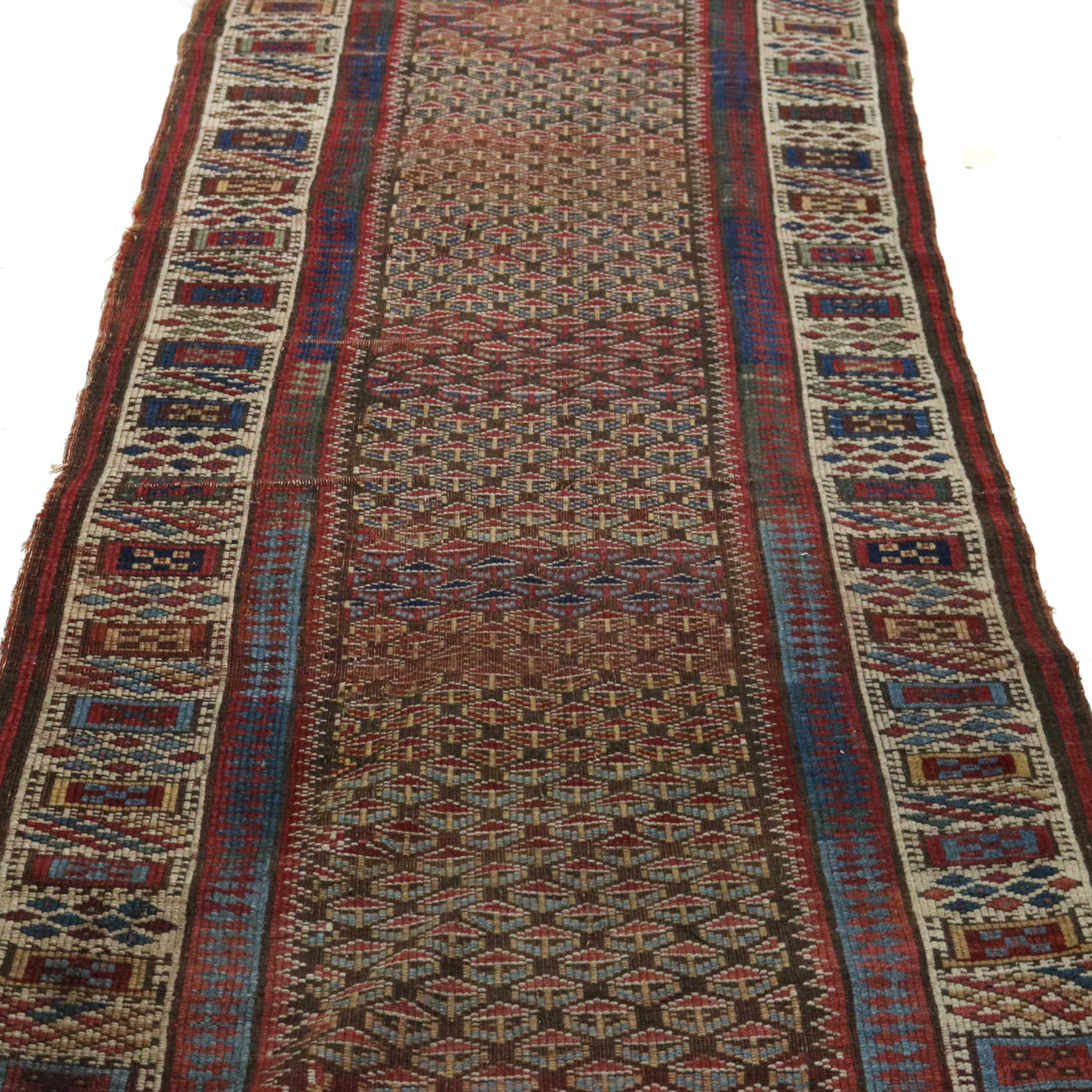 Antiker Kurdischer Wollteppich-Läufer, um 1920 im Zustand „Gut“ im Angebot in Big Flats, NY