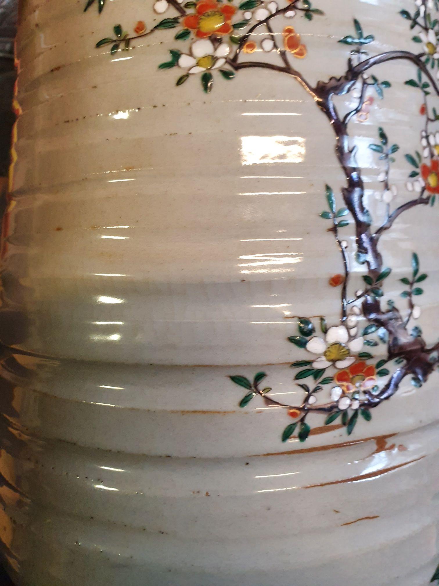 Antike japanische Kutani-Blumenvase in japanischer Qualität, gekennzeichneter Teller, Japan im Angebot 3
