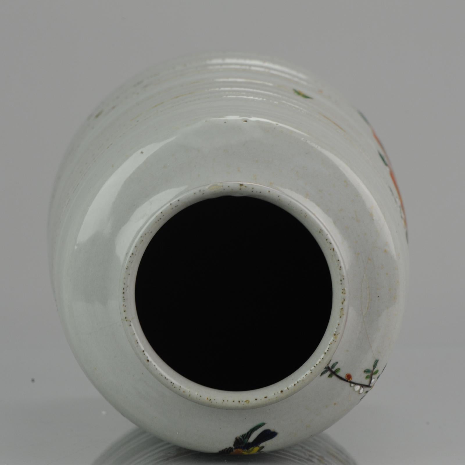 Antike japanische Kutani-Blumenvase in japanischer Qualität, gekennzeichneter Teller, Japan (Porzellan) im Angebot