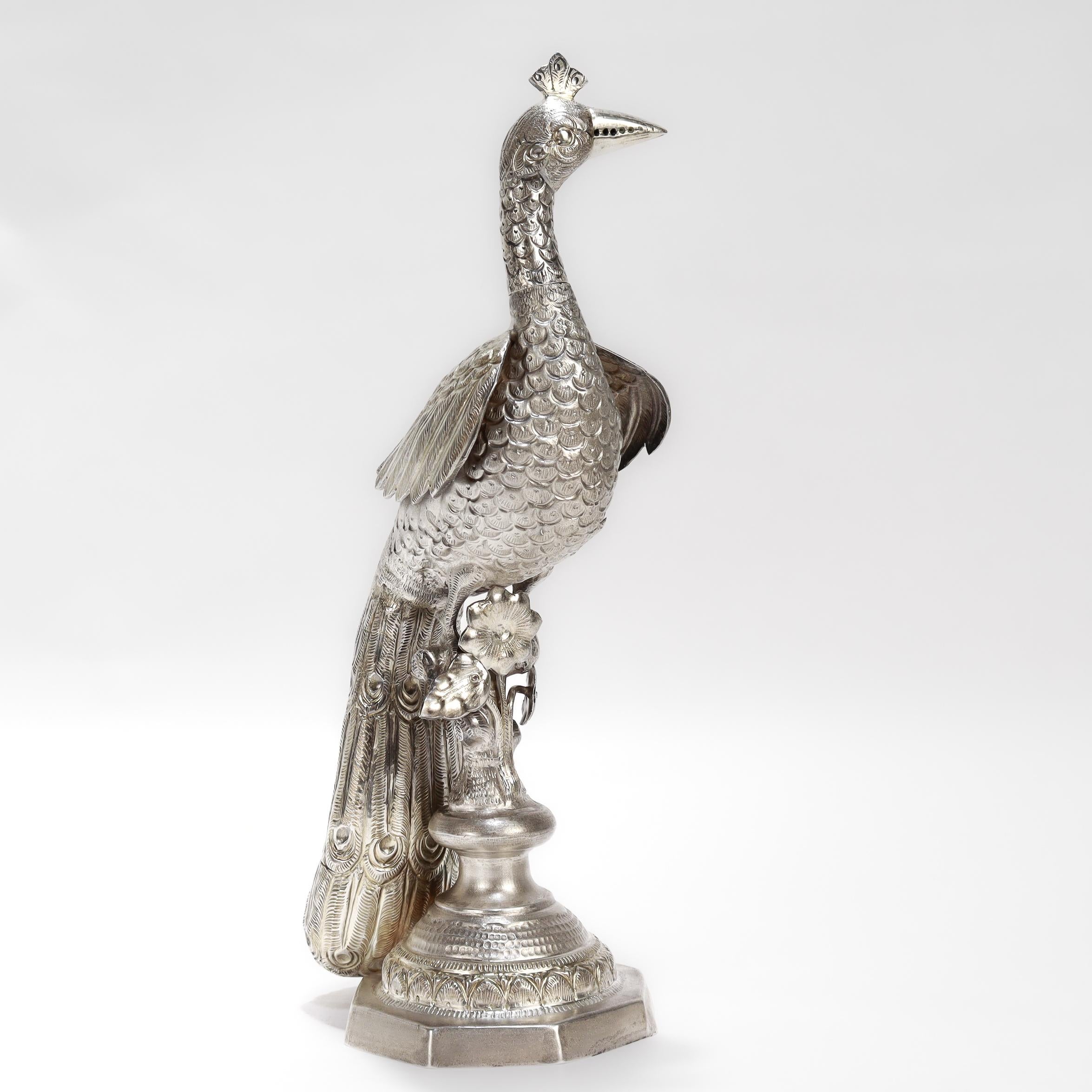 Antike Kutch oder osmanischen Silber Pfau oder Paradiesvogel Rose Wassersprinkler (20. Jahrhundert) im Angebot