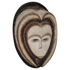 Masque ancien en forme d'esprit Kwele, Afrique centrale, bois de feuillus, décoratif, tribal, vers 1900