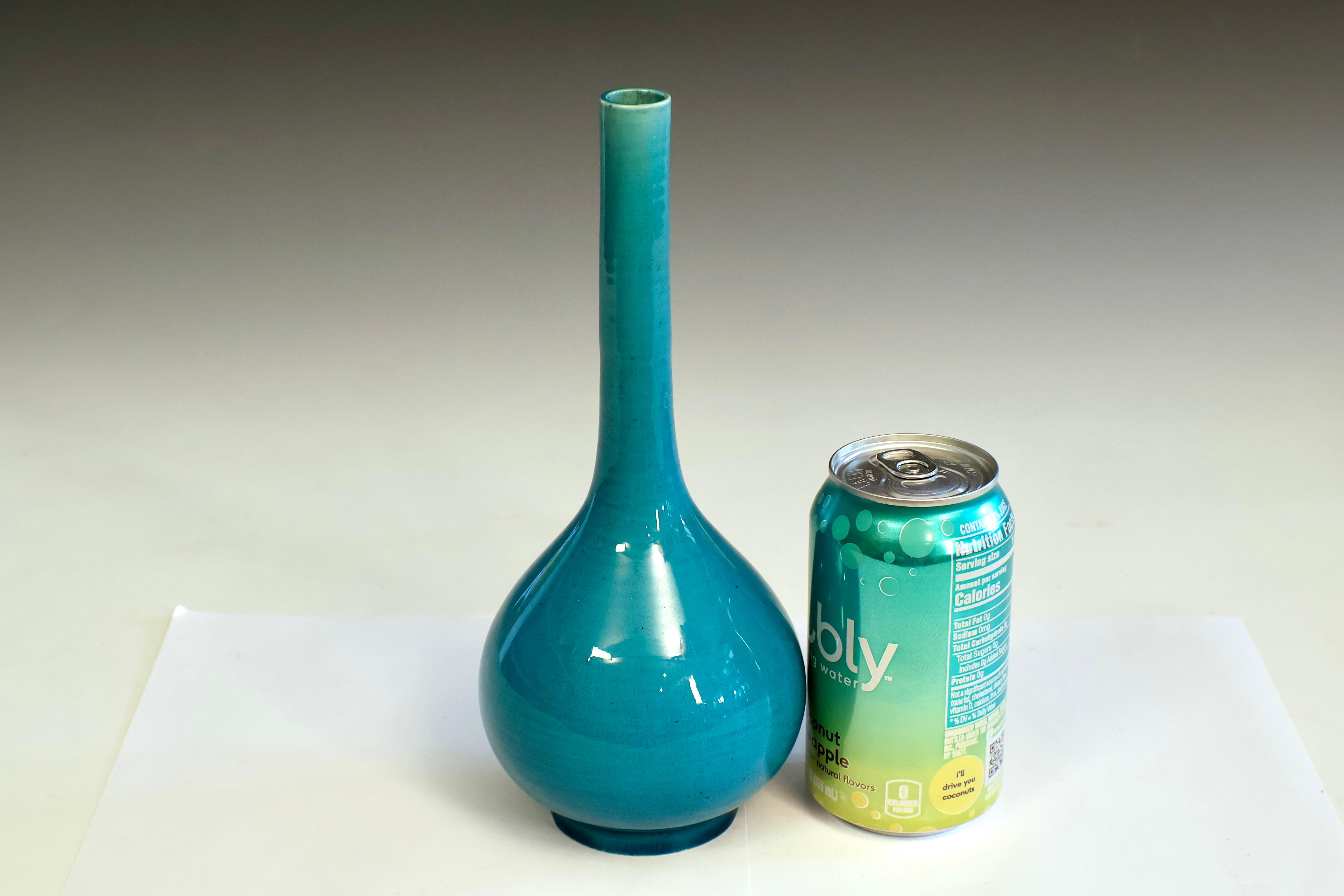 Inizio XX secolo Antico vaso a bottiglia Kyoto-Awaji con smaltatura blu turchese a crepe in vendita
