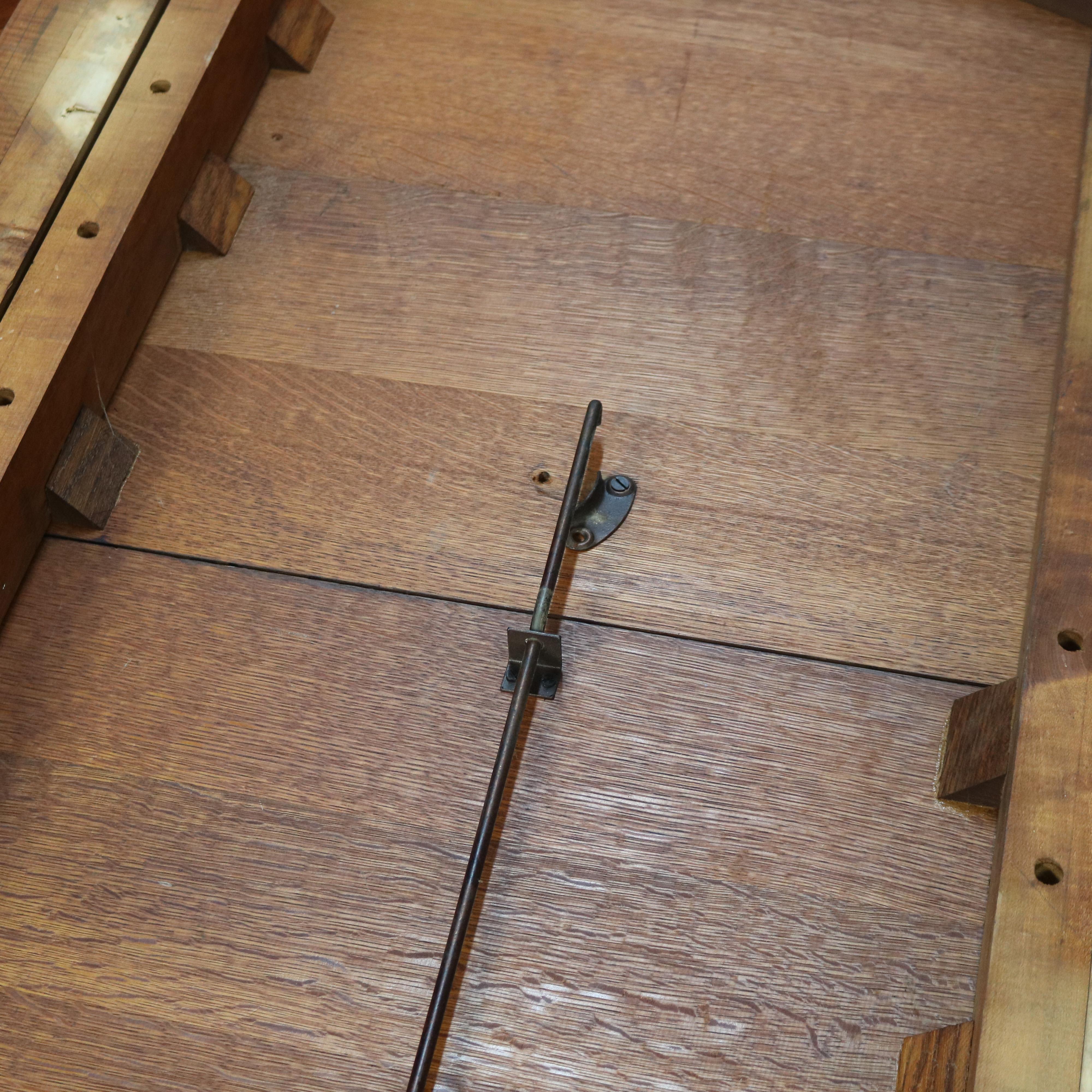 Ancienne table de salle à manger en chêne Stickley avec trois feuilles signée C1910 en vente 11