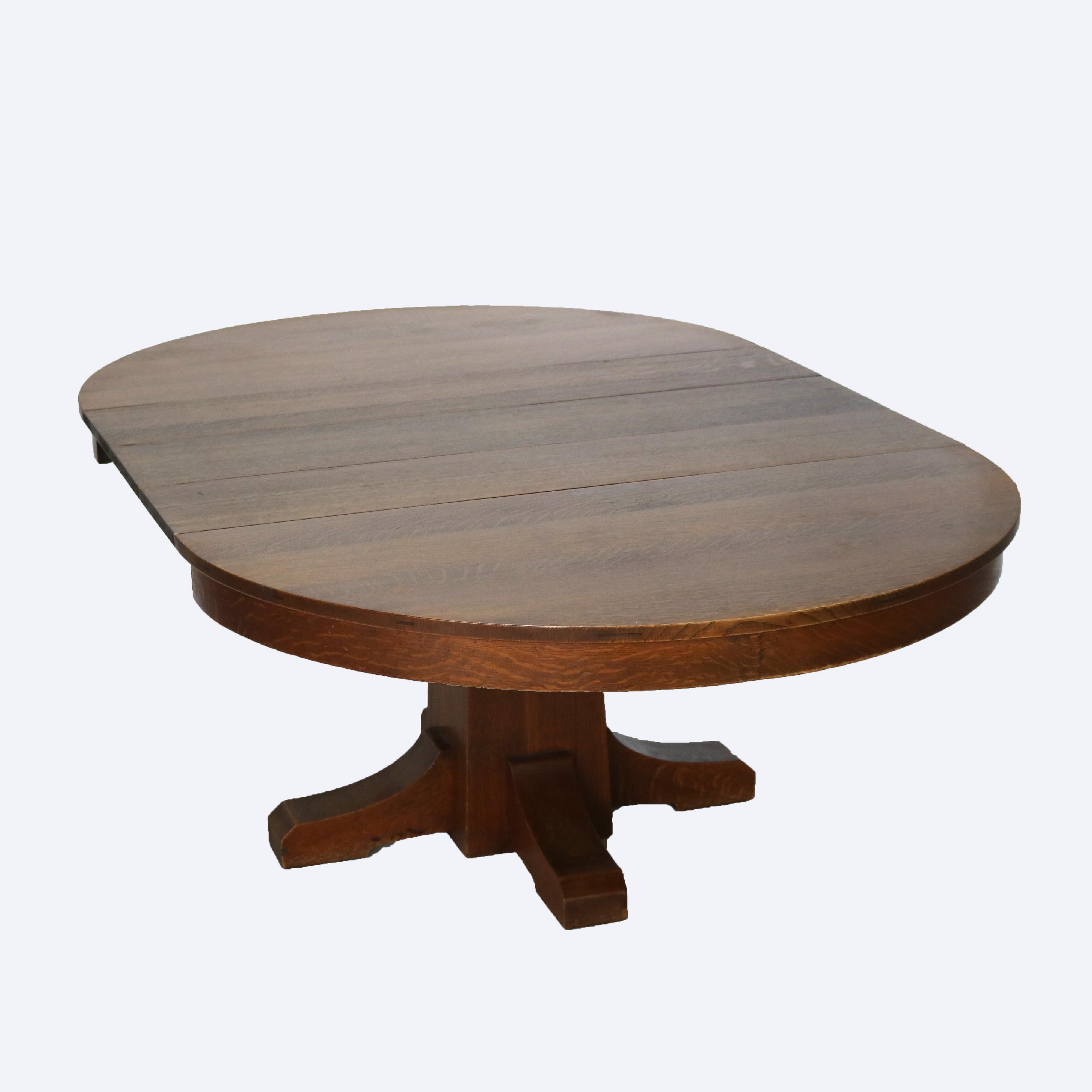 Ancienne table de salle à manger en chêne Stickley avec trois feuilles signée C1910 Bon état - En vente à Big Flats, NY