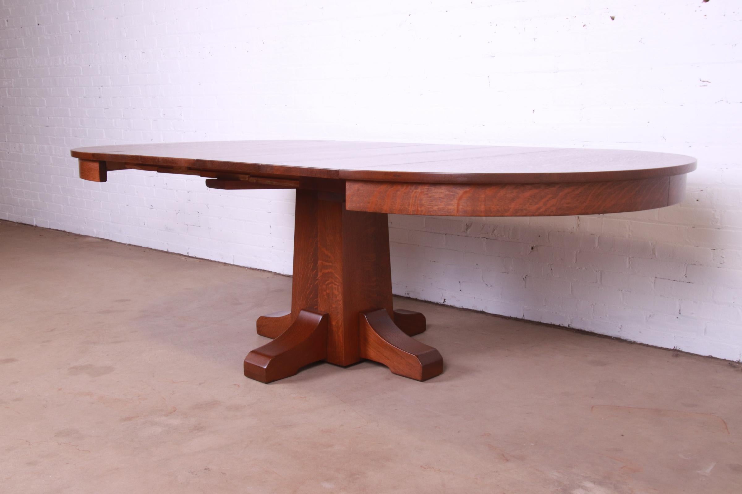 Antique L. & J.G. Stickley Arts & Crafts Oak Extension Pedestal Dining Table For Sale 4