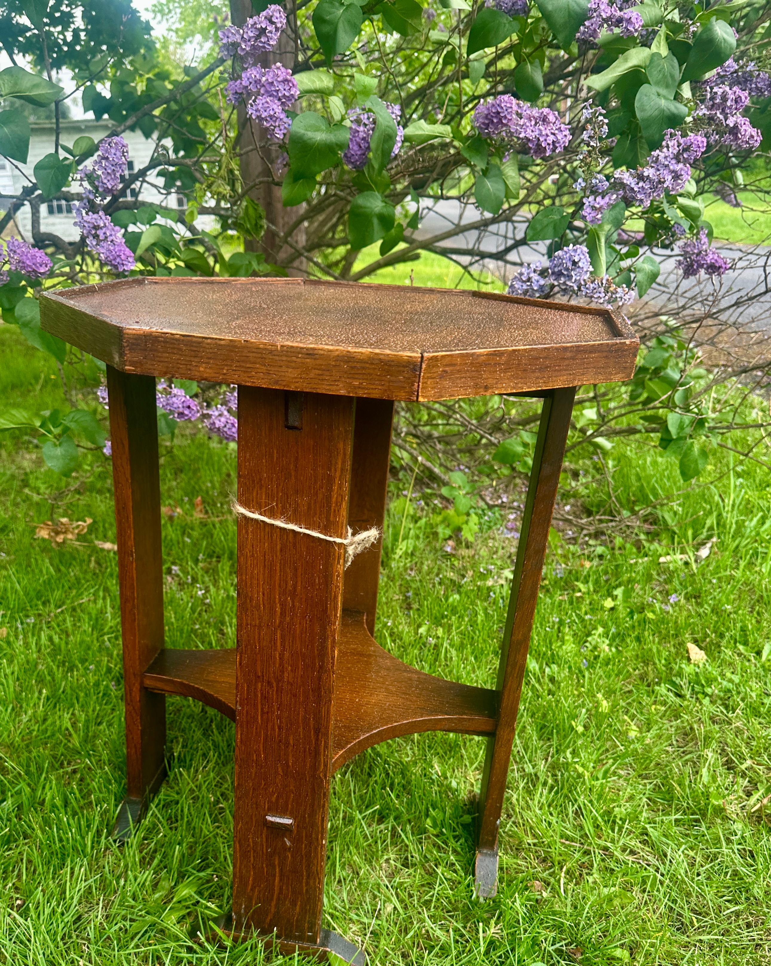 Antiquities- L & JG Stickley-Small Table - avec pieds à chaussures modèle 515 circa 1910 W8123 en vente 7