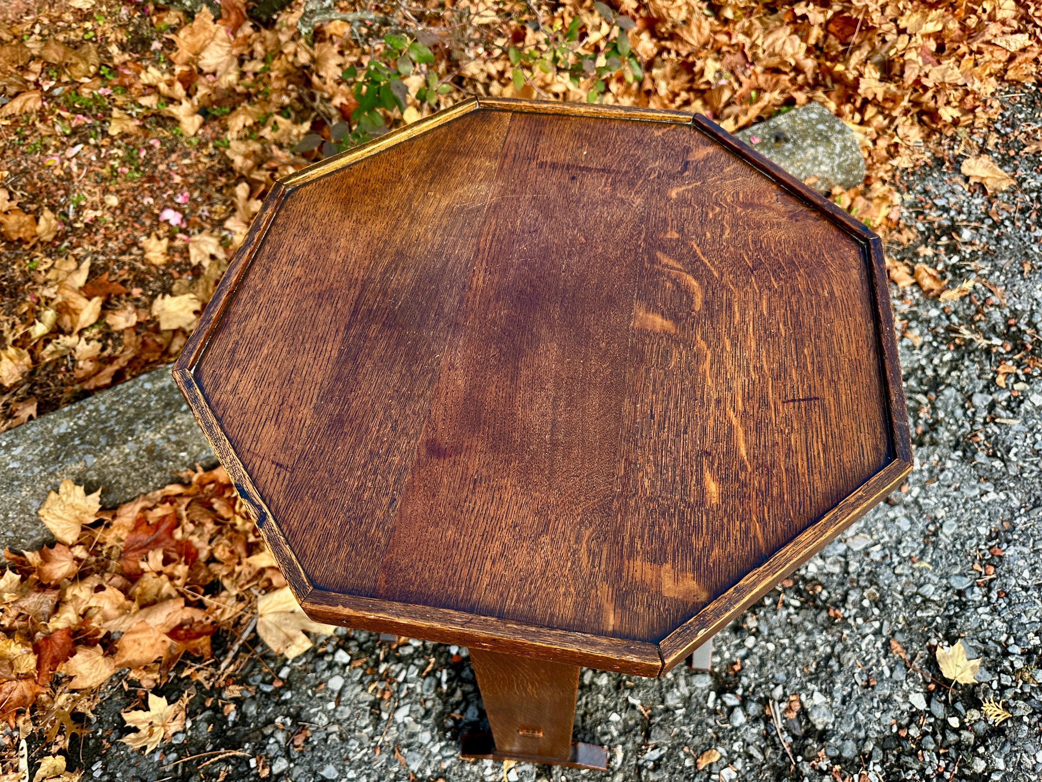 Début du 20ème siècle Antiquities- L & JG Stickley-Small Table - avec pieds à chaussures modèle 515 circa 1910 W8123 en vente