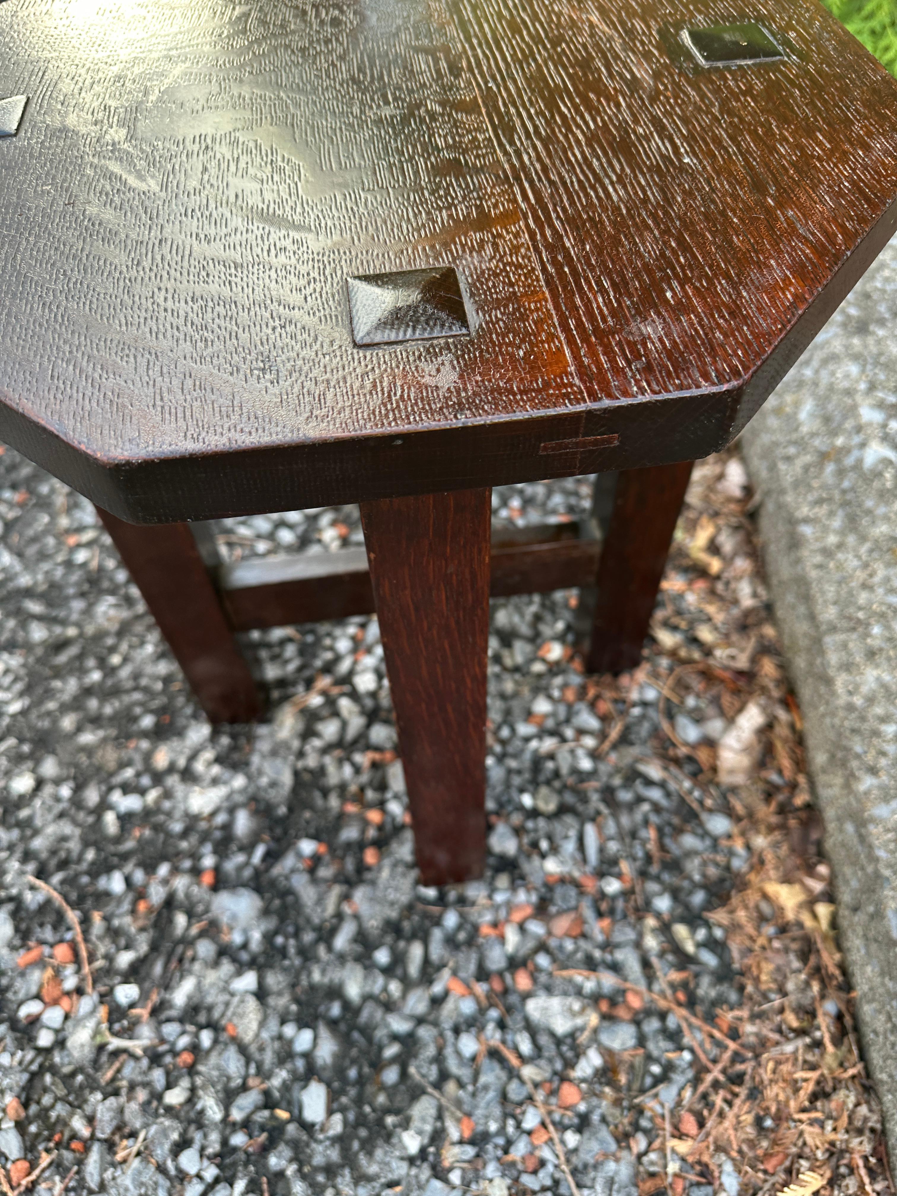 Antiker L & JG Stickley Kleiner Tisch um 1910 - W8395 (amerikanisch) im Angebot