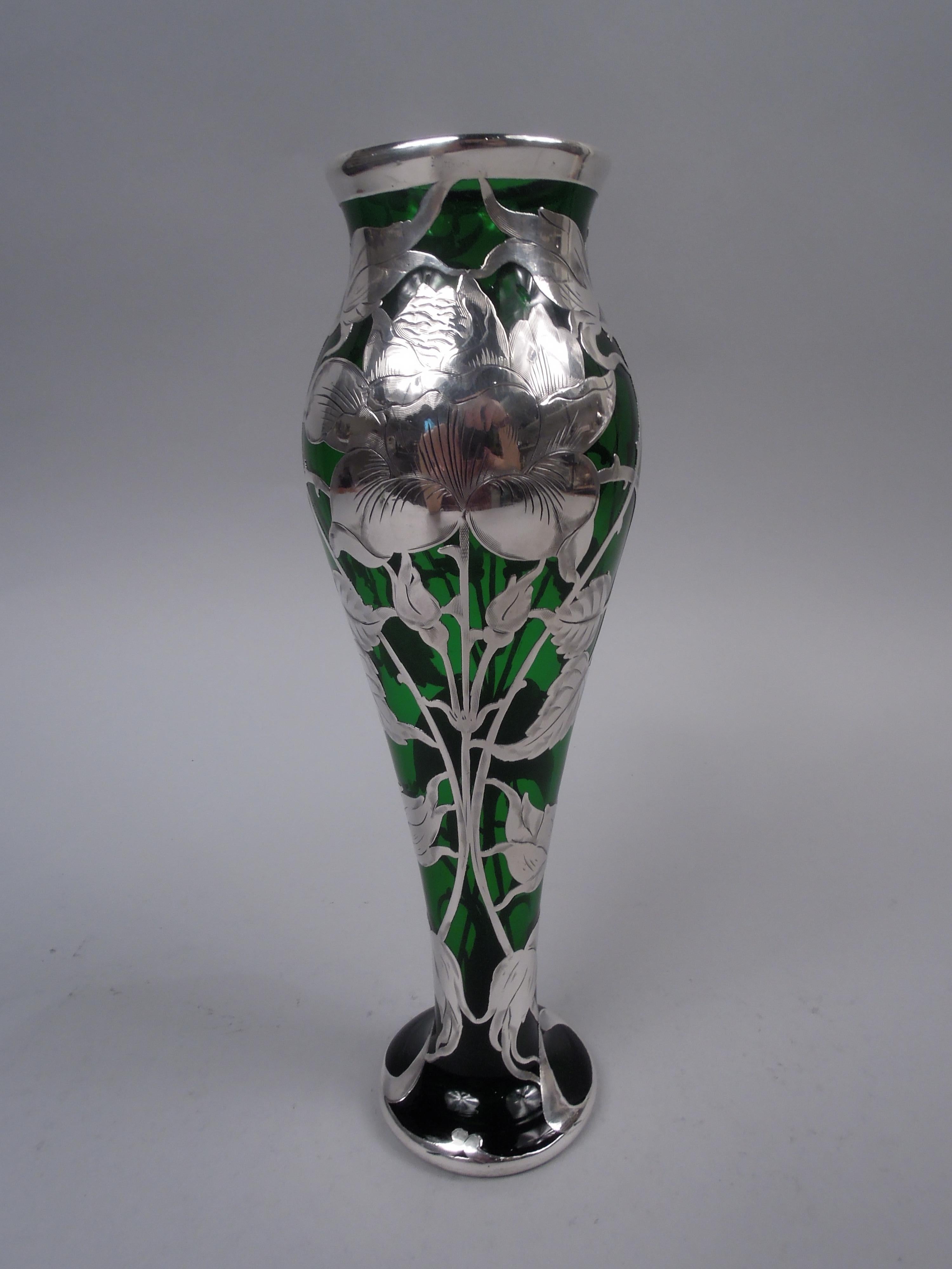 Americano Antique La Pierre American Art Nouveau Green Silver Overlay Vase in vendita