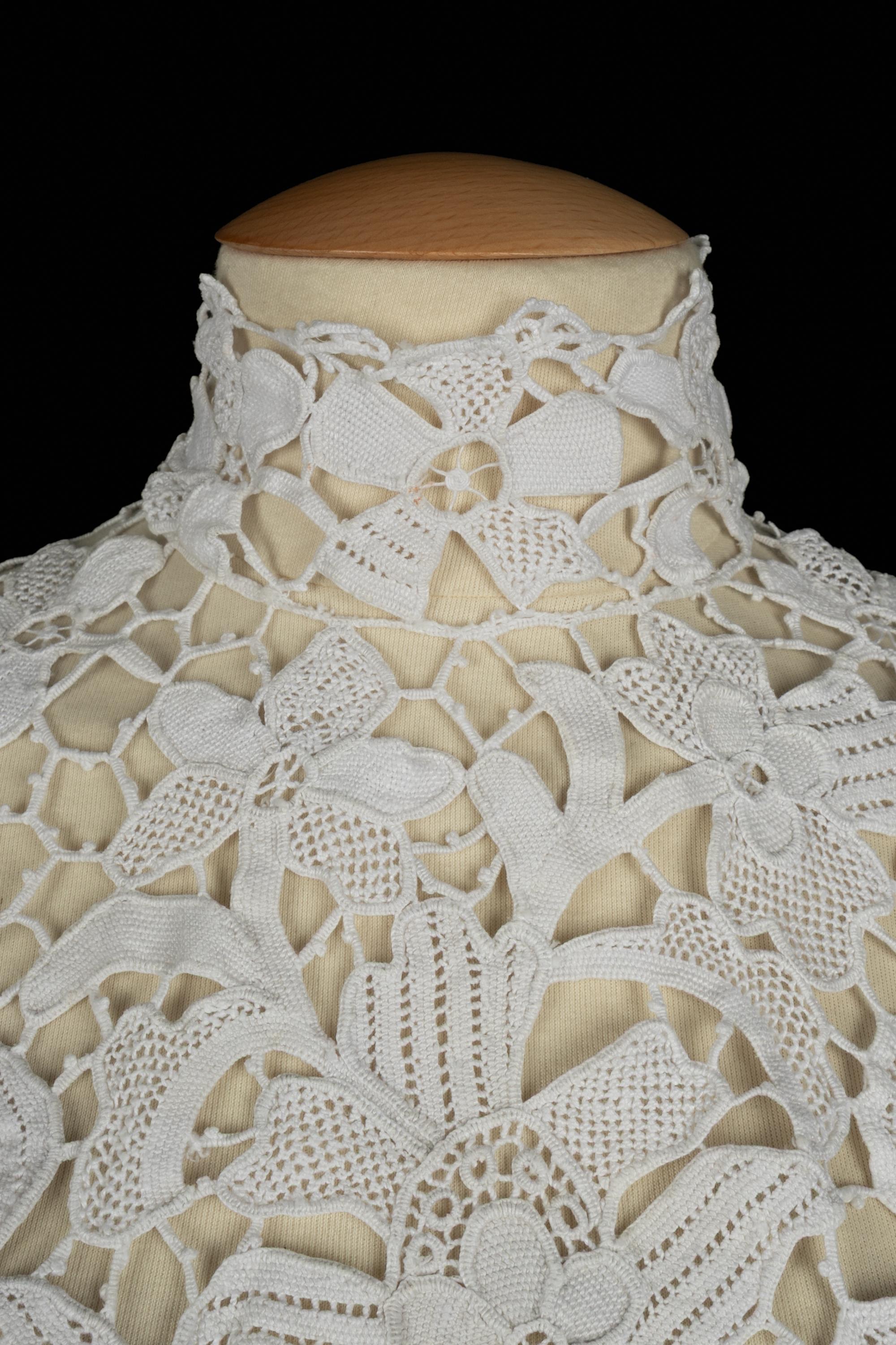 Antikes Spitzenoberteil im Angebot 1