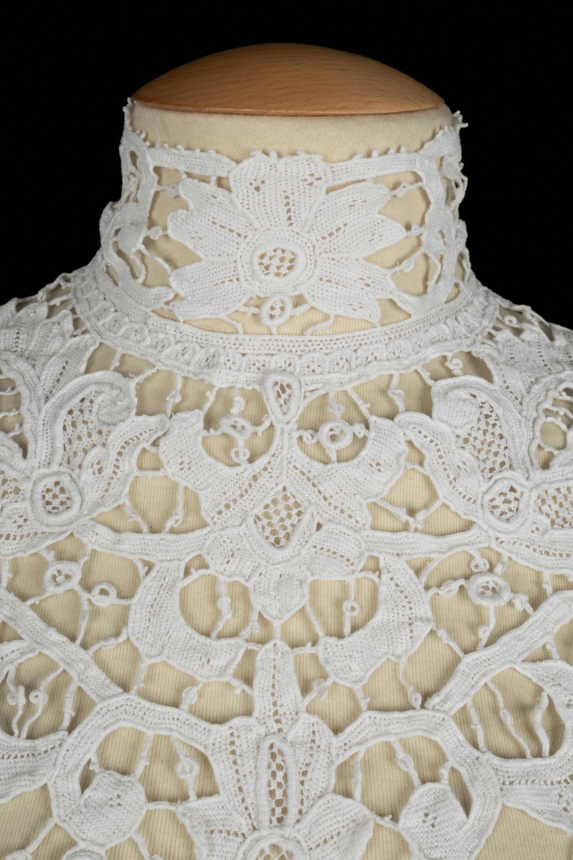 Antikes Spitzenoberteil im Angebot 1