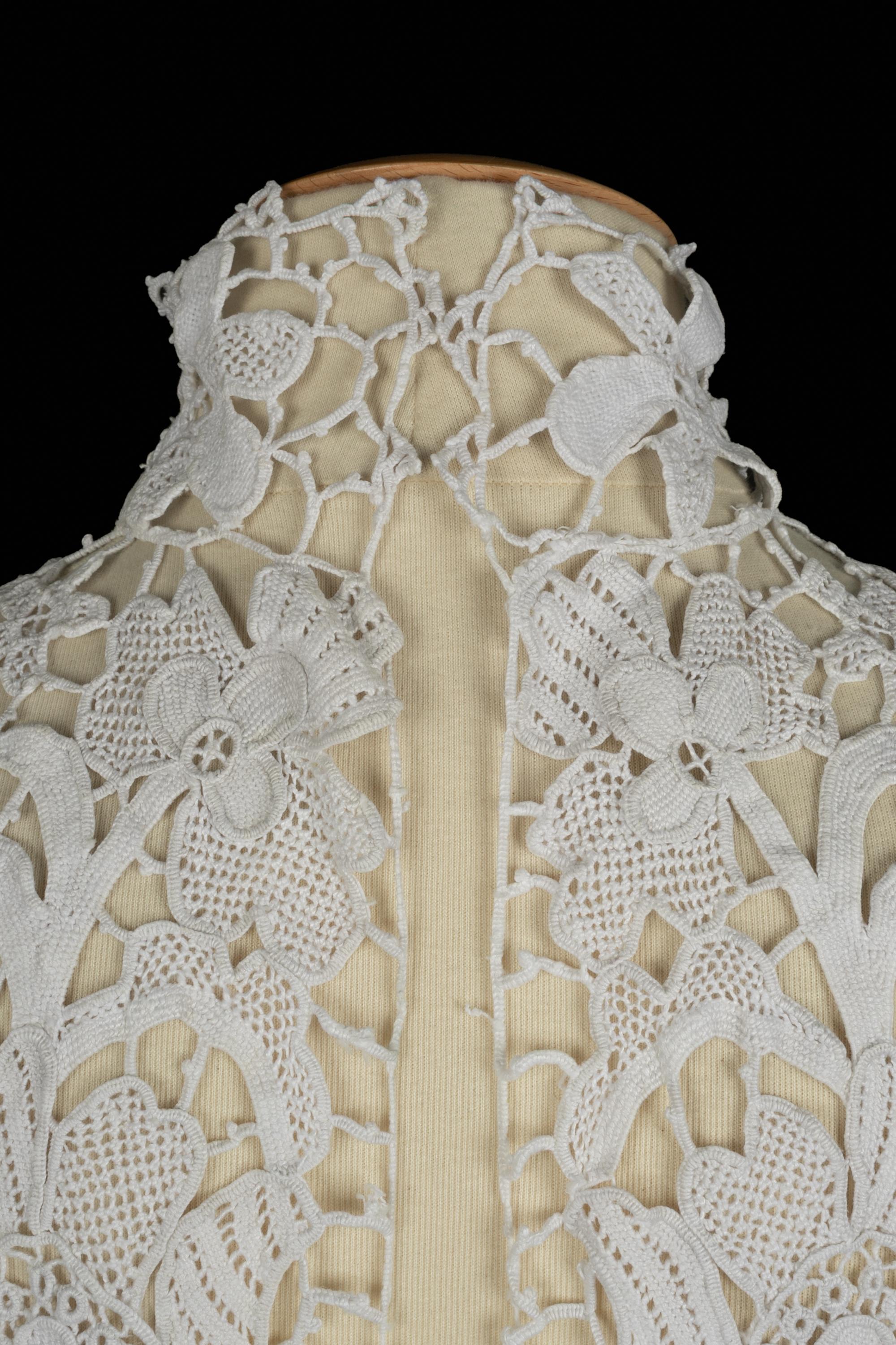 Antikes Spitzenoberteil im Angebot 2