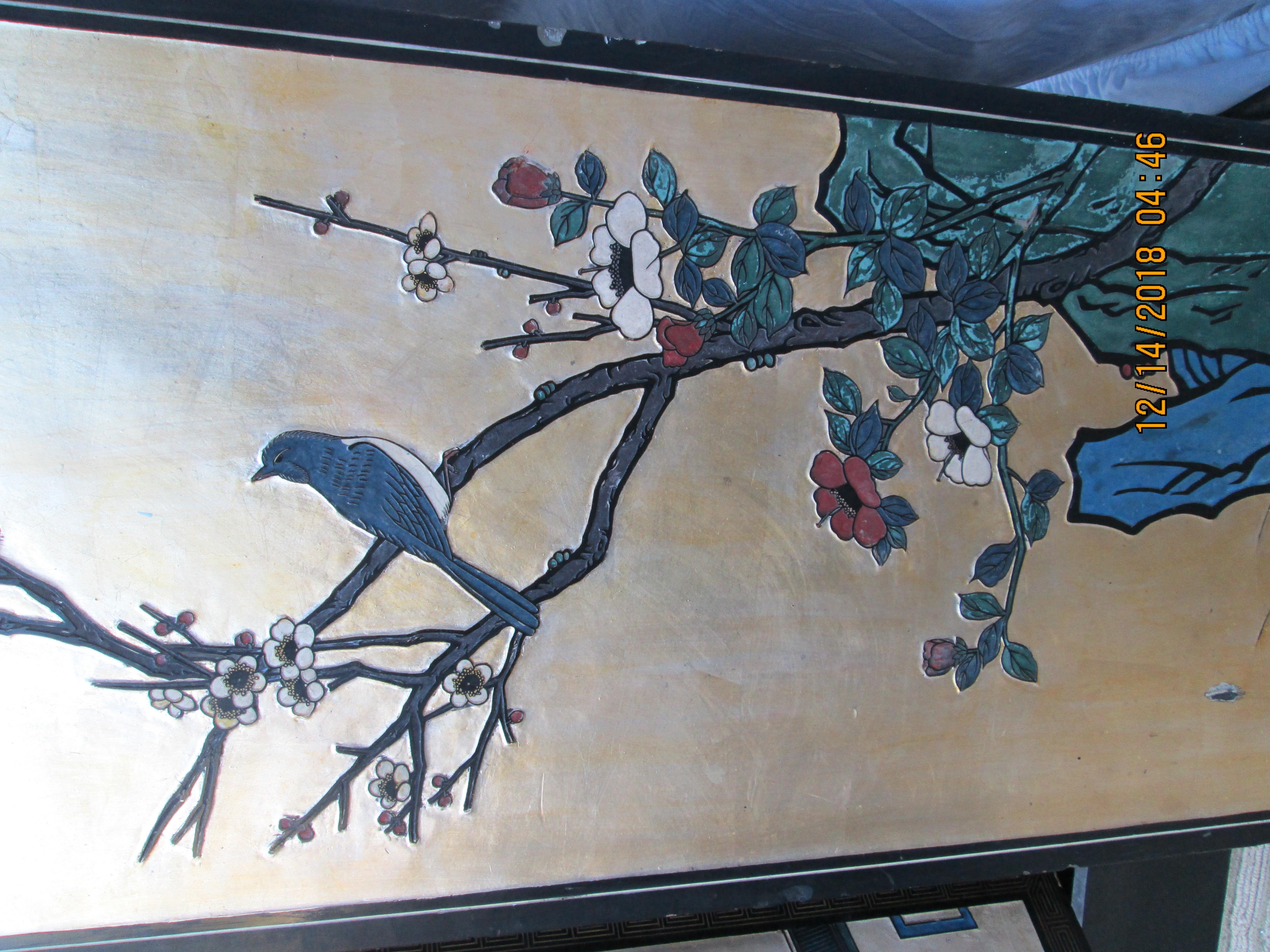 Antiker lackierter und vergoldeter Coromandel-Schrank oder Hochzeitsschrank aus Emaille im Zustand „Gut“ im Angebot in Lomita, CA