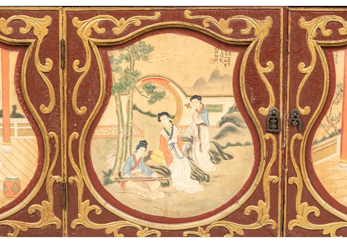 Ancienne armoire chinoise laquée et décorée de peinture à restaurer en vente 9