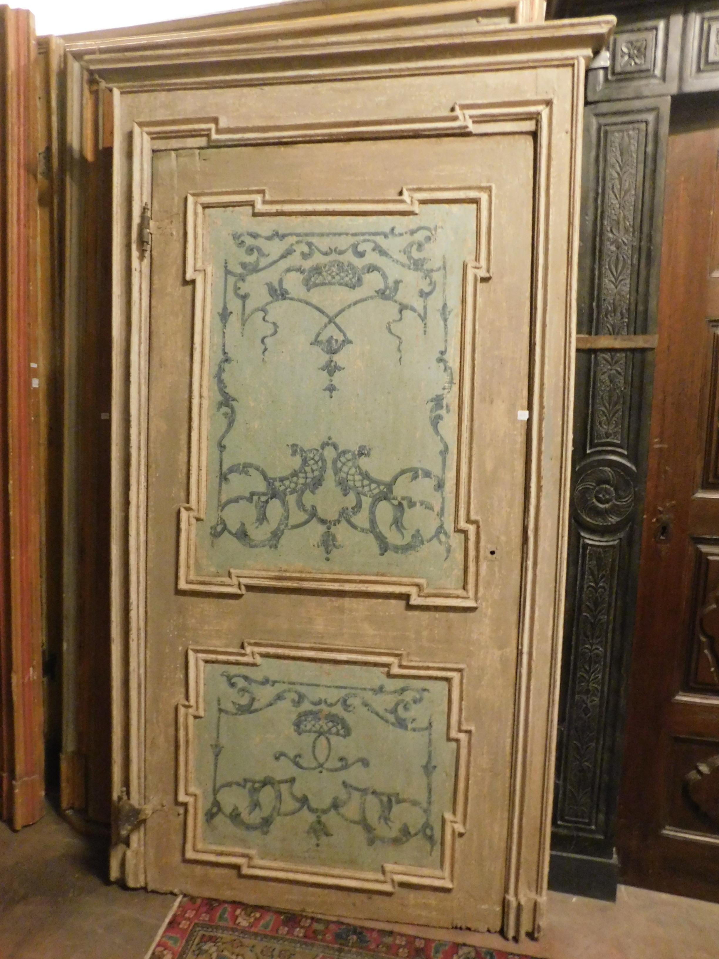 Antique lacquered and painted door, very elegant colors such as gray and blue, painted panels with contemporary motifs and original lacquered frame, to check the hardware, built entirely by hand in the 18th century, for a palace in Italy.
Painted