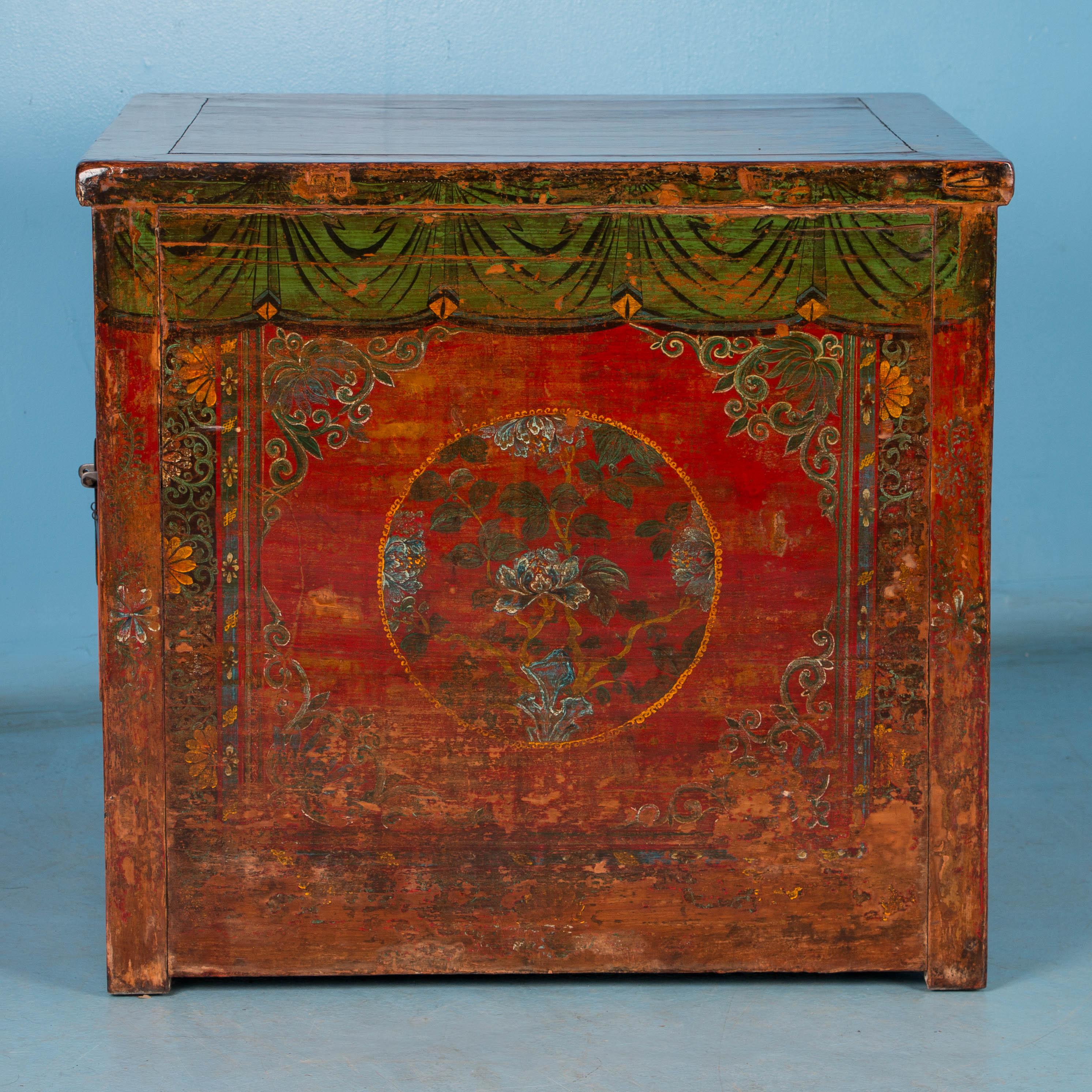 Wood Antique Lacquered Chinese Kitchen Island Cabinet with Original Paint