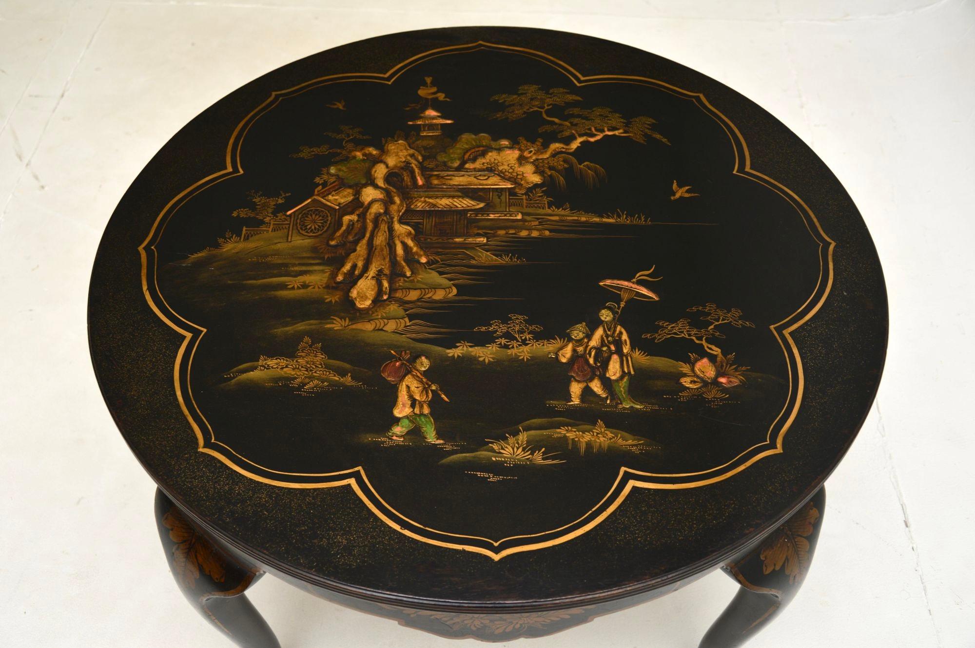 Early 20th Century Antique Lacquered Chinoiserie Coffee Table For Sale