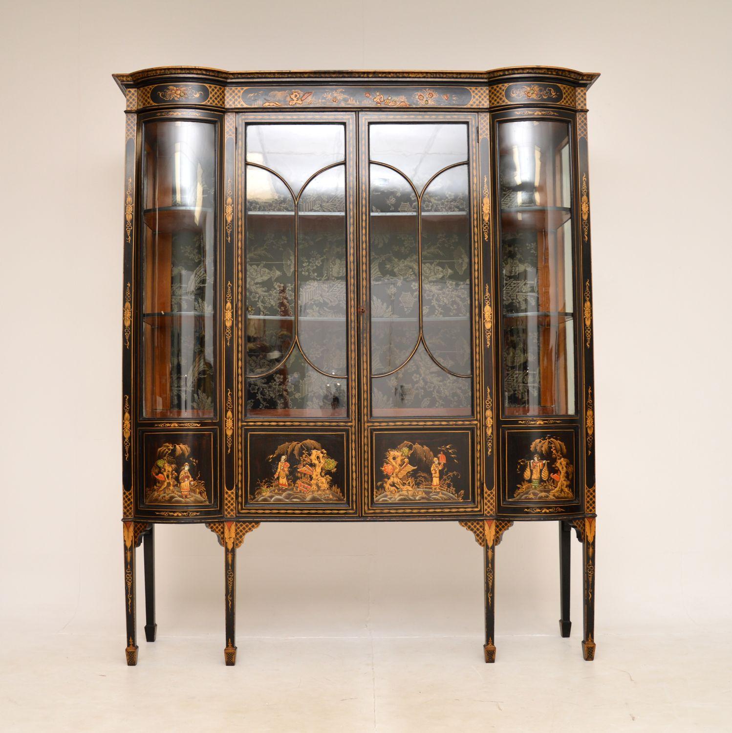 Antique Lacquered Chinoiserie Display Cabinet In Good Condition In London, GB