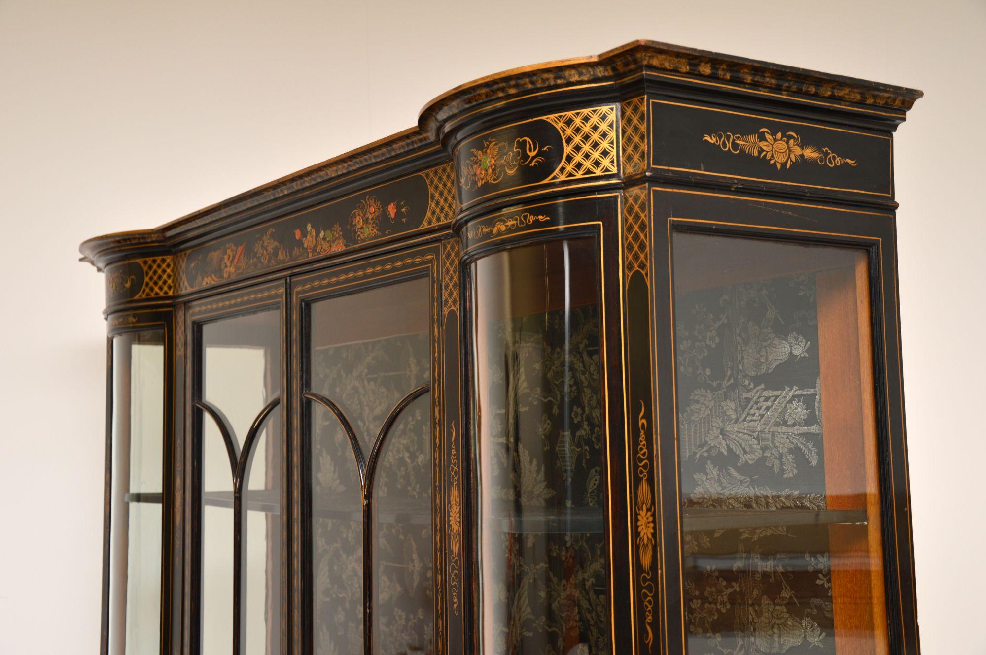 Antique Lacquered Chinoiserie Display Cabinet 3