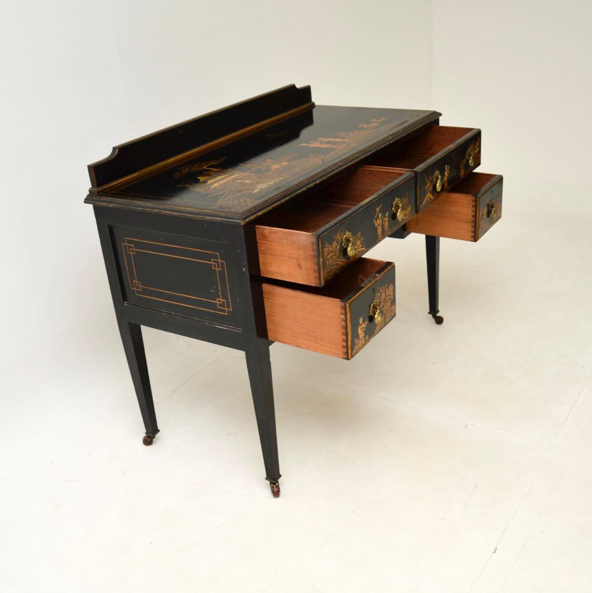 Britannico Tavolino da toilette antico laccato Chinoiserie