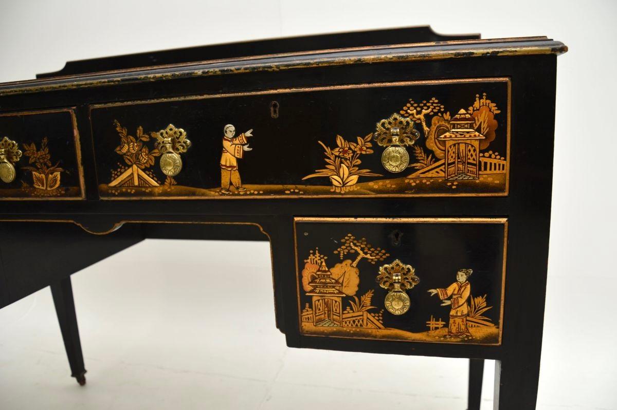 Inizio XX secolo Tavolino da toilette antico laccato Chinoiserie