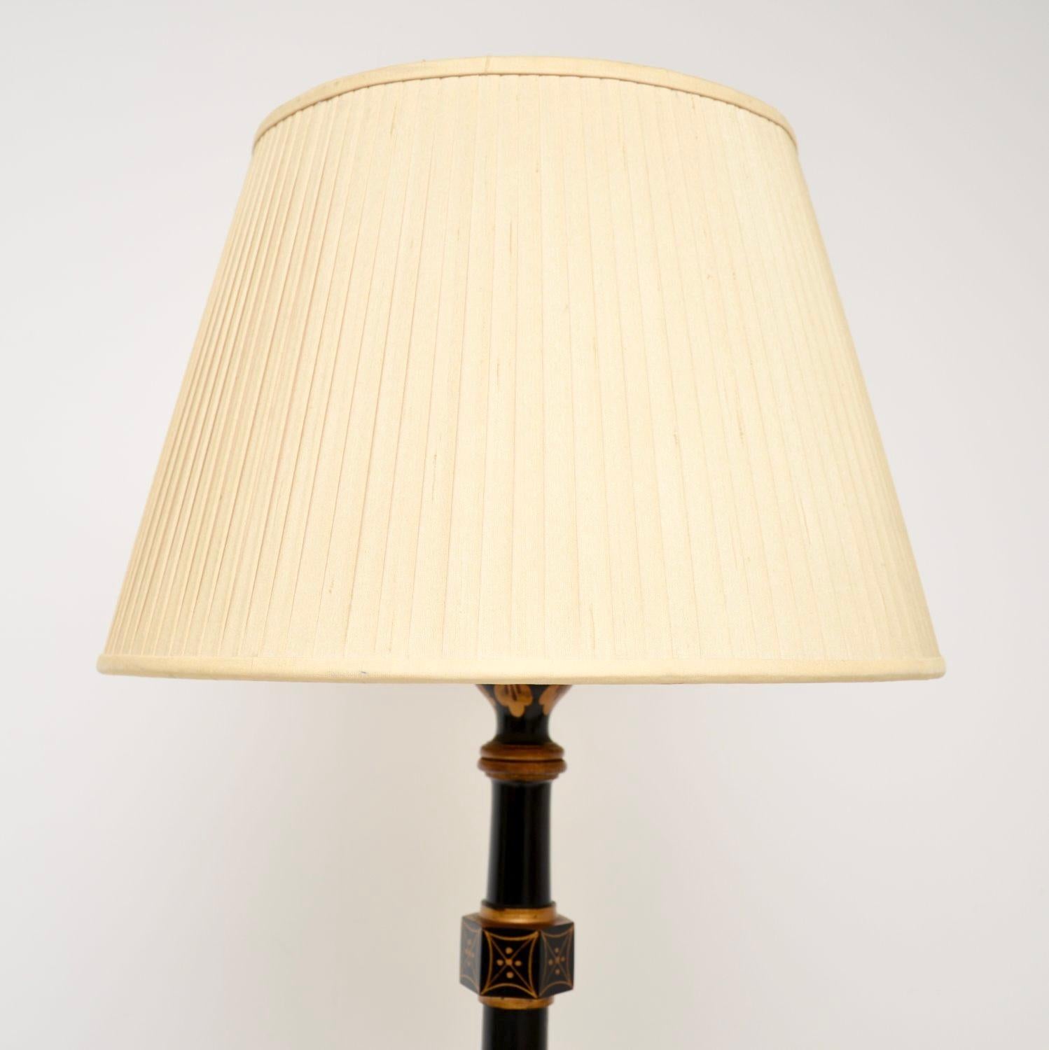 Chinoiseries Lampadaire laqué ancien style chinoiseries en vente